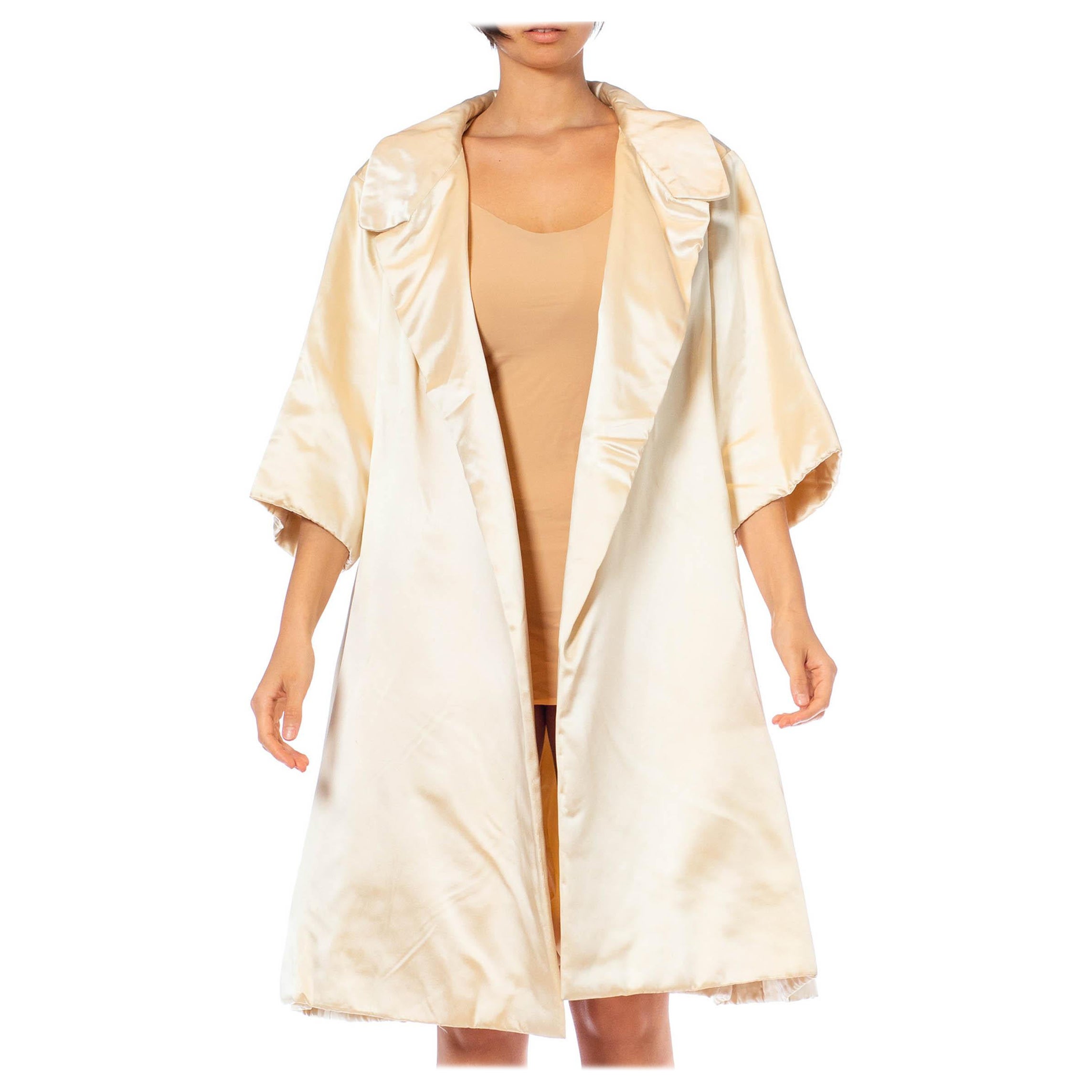 Lanvin - Manteau opéra haute couture crème à manches 3/4 en satin et soie duchesse, années 1950