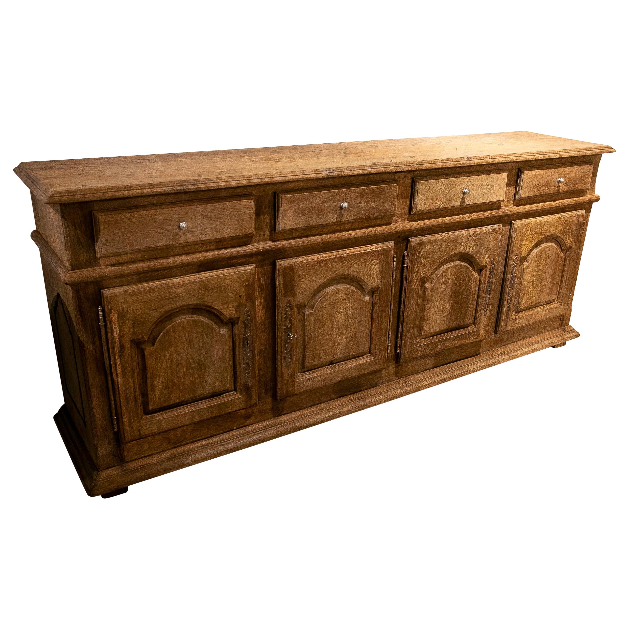 Aparador grande antiguo de madera maciza de los años 50 con puertas y cajones