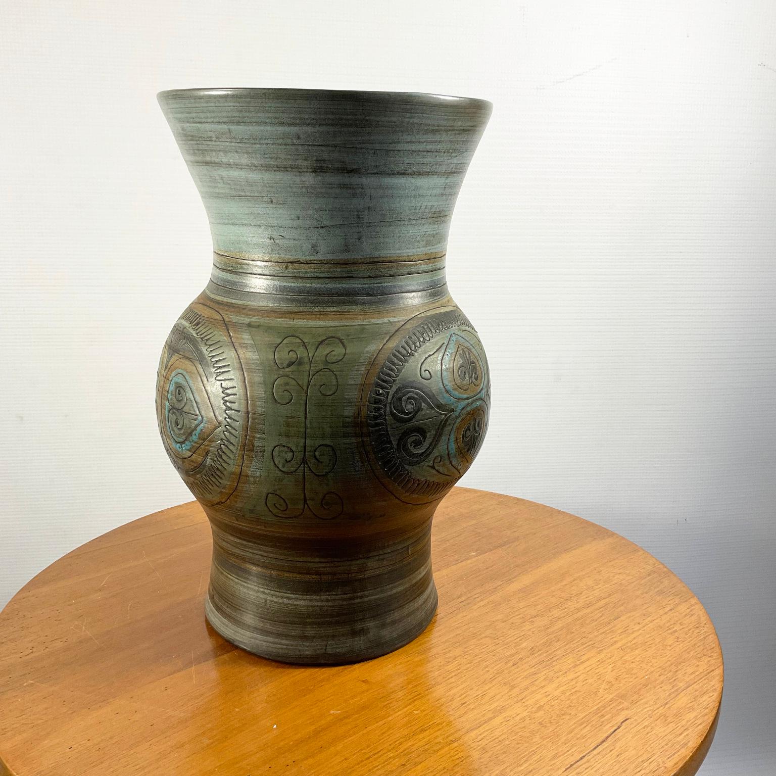 Francese Vaso grande in ceramica del 1950 di Jean De Lespinasse in vendita
