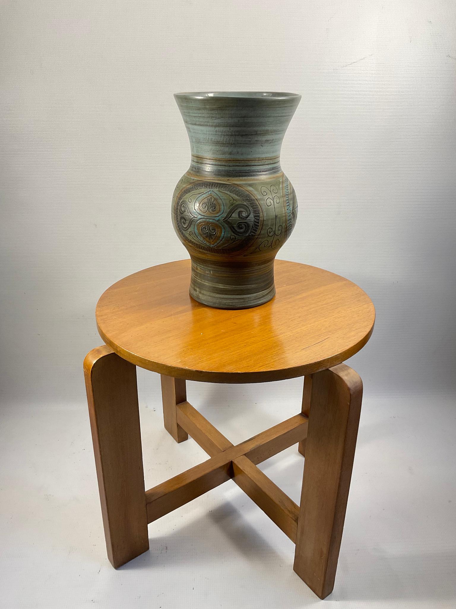 Metà XX secolo Vaso grande in ceramica del 1950 di Jean De Lespinasse in vendita