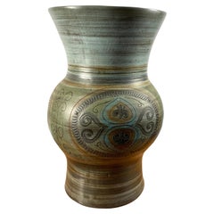 Grand vase en céramique des années 1950 par Jean De Lespinasse
