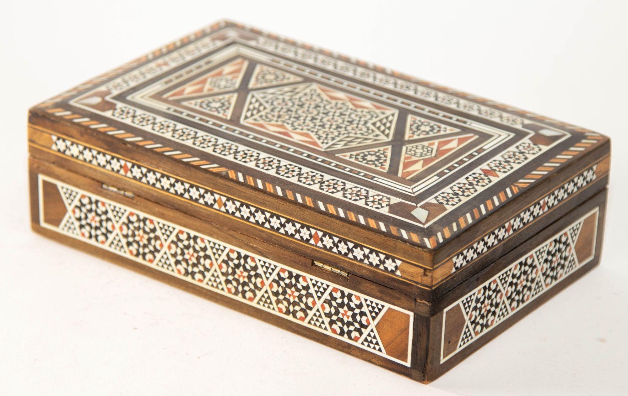 Abalone 1950s Large Decorative Middle Eastern Islamic Moorish Box For Sale