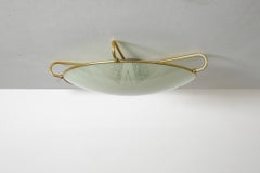 Plafoniera a Rondelle a cupola di grandi dimensioni degli anni '50 con dettagli in ottone e montatura in bachelite