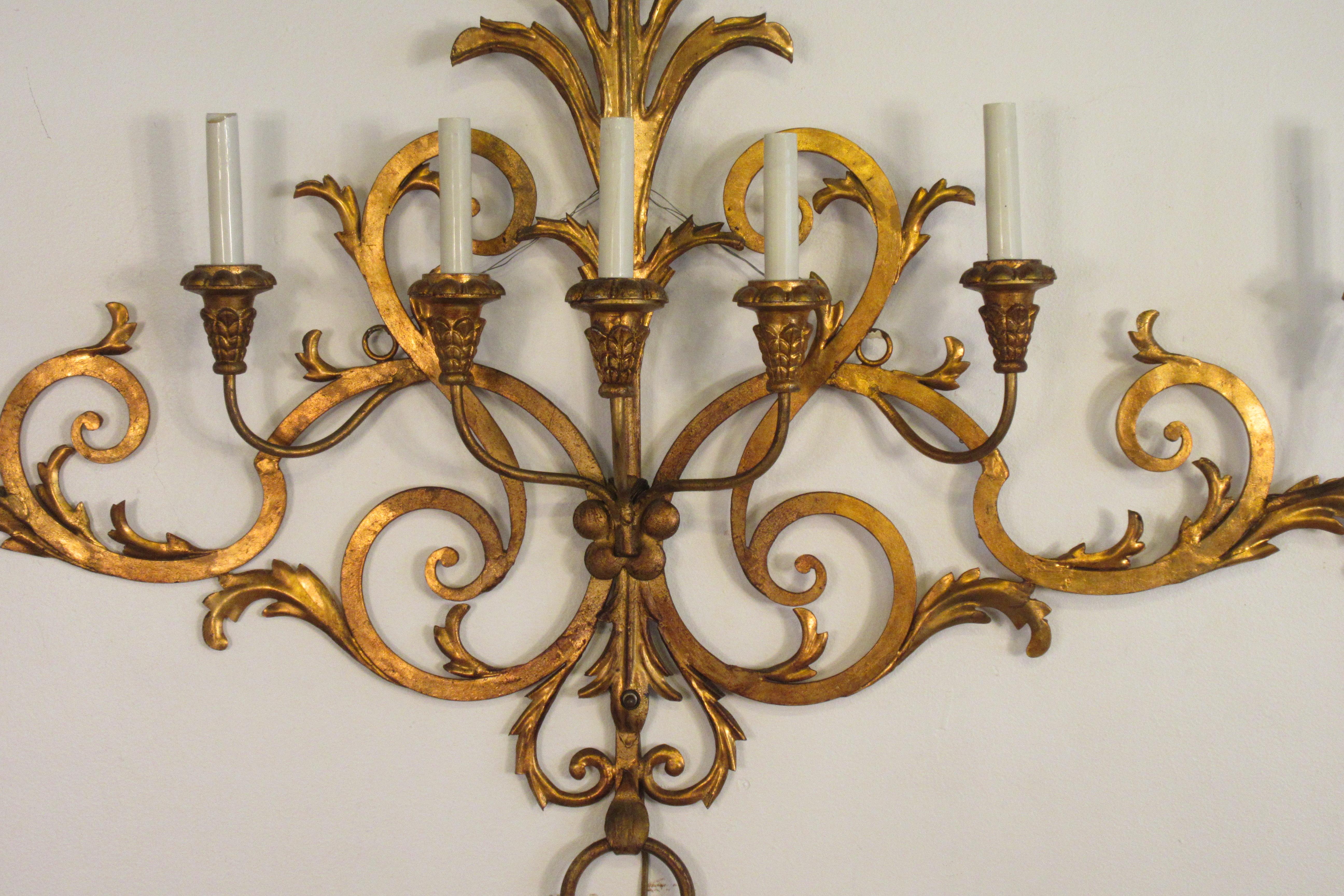 1950s Large Gilt Iron Italian Sconce In Good Condition For Sale In Tarrytown, NY