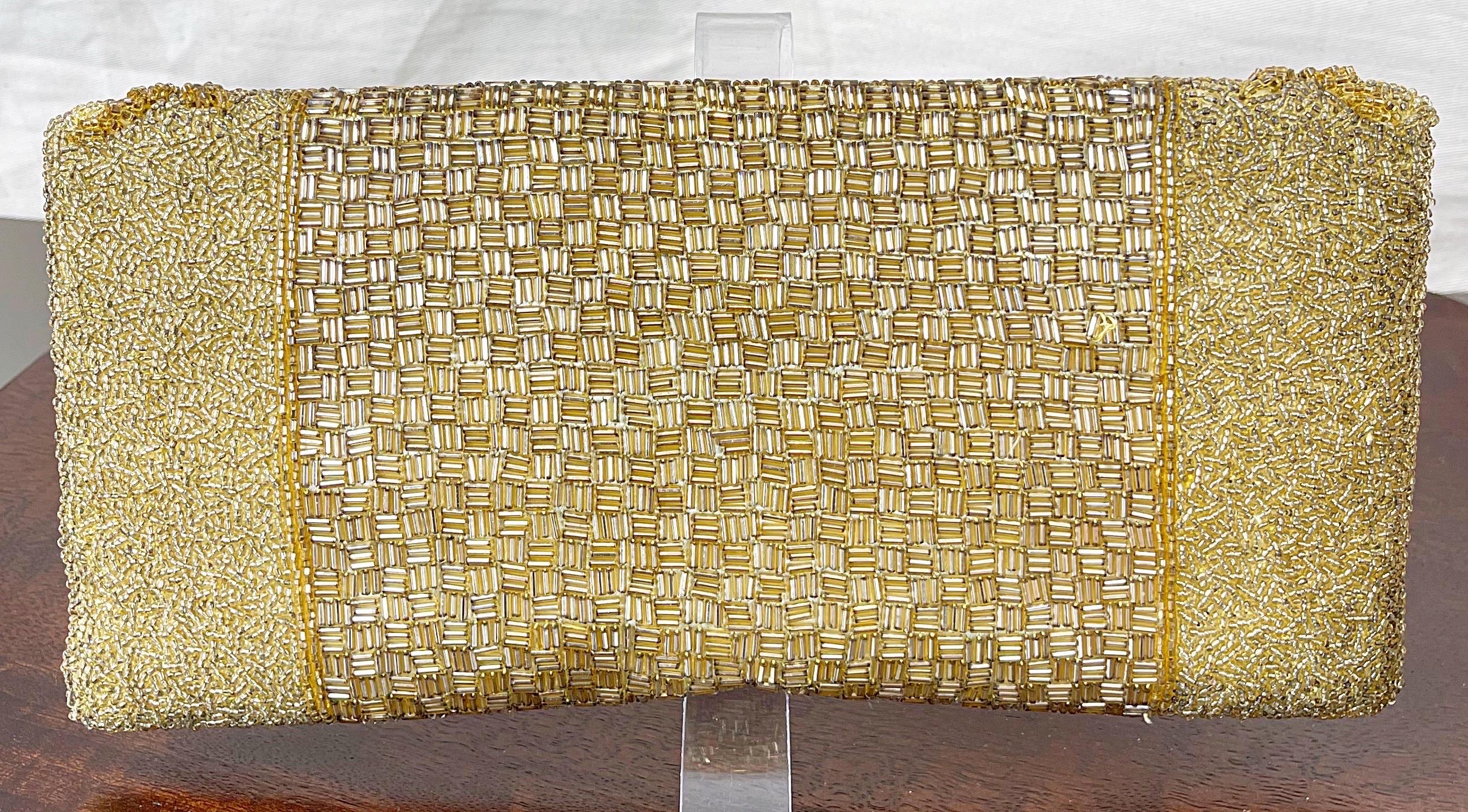 Marron 1950s Large Gold Beaded Silk Hong Kong Made Vintage 50s Evening Clutch Purse Bag en vente
