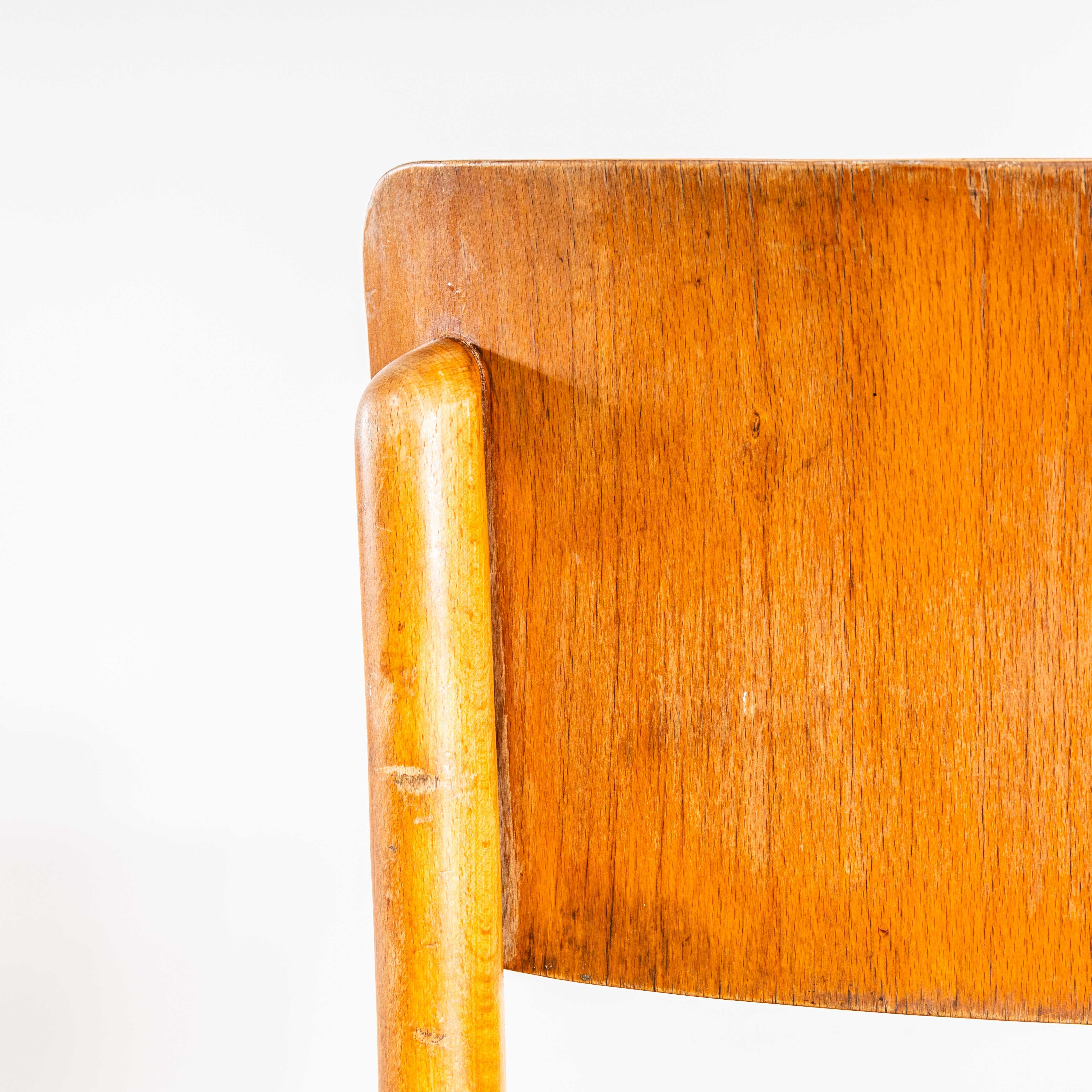 1950's Large Honey Oak Backed Dining Chairs With Thick Seats - Set Of Four (Mitte des 20. Jahrhunderts) im Angebot