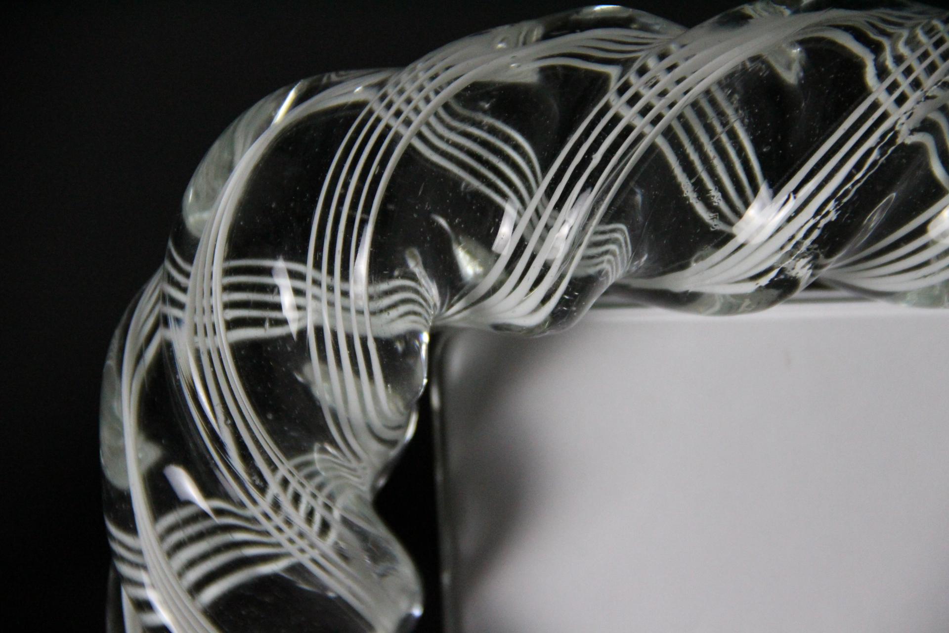1950's Large Horizontal White Filigrana Murano Glass Photo Frame by Venini en vente 5