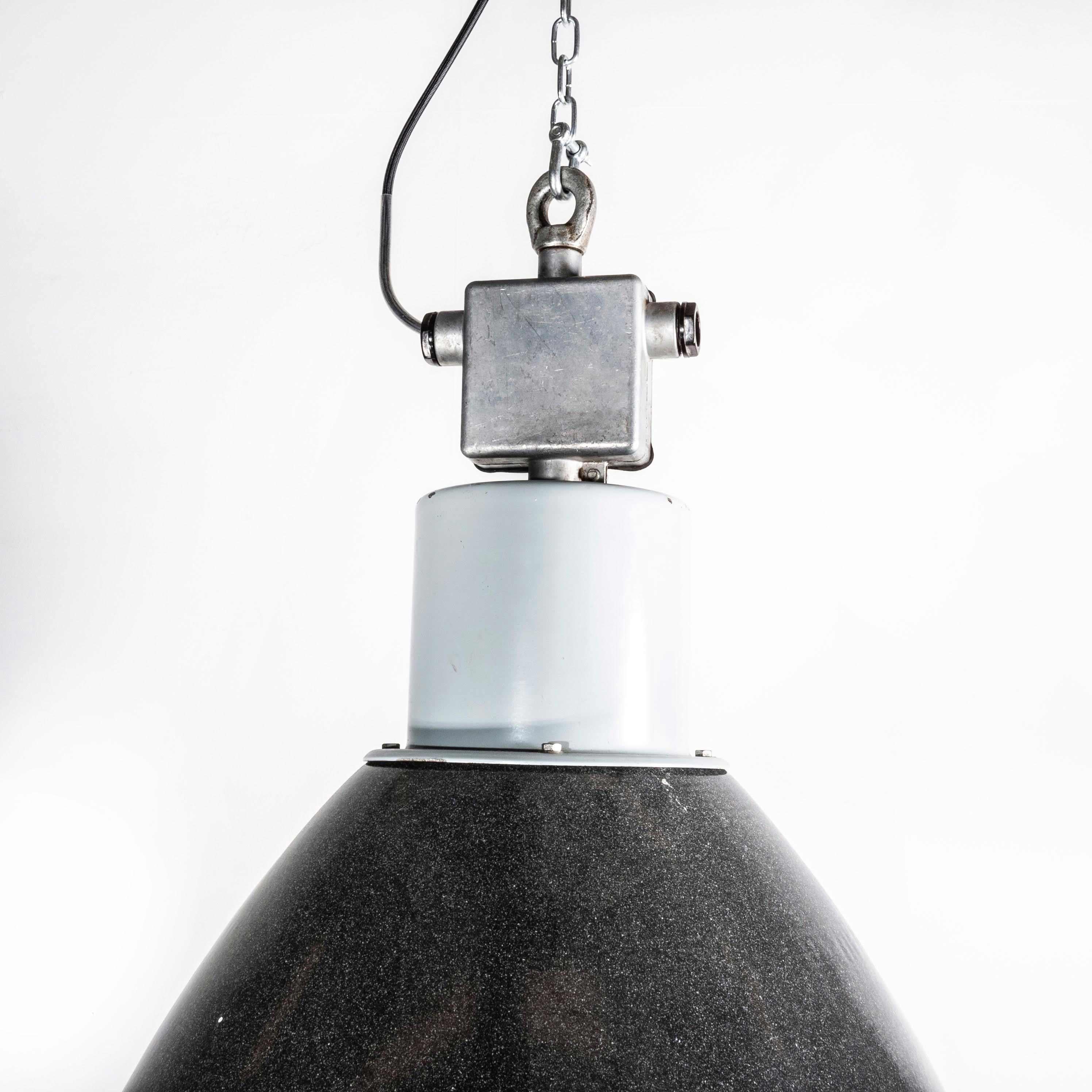 1950s Large Industrial Enameled Hanging Pendant Lamps In Good Condition In Hook, Hampshire