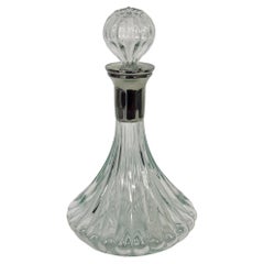 Gran decantador con tapa de cristal y baño de plata del siglo XX