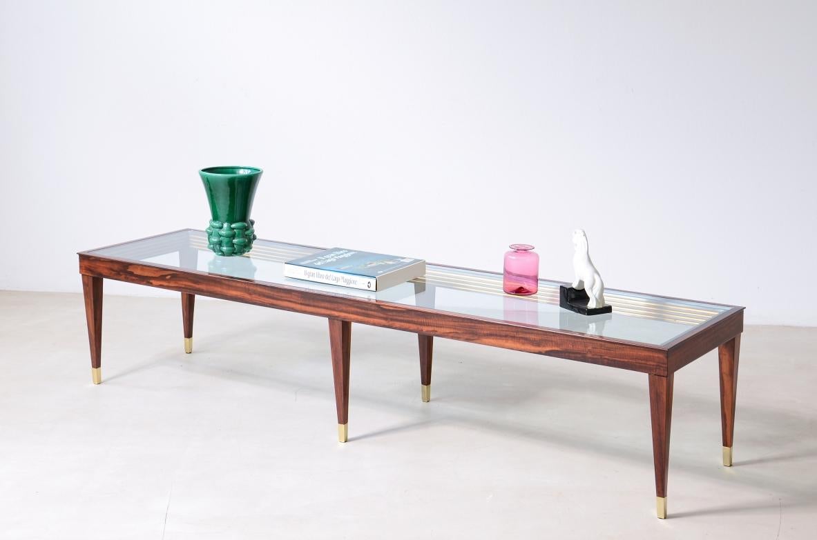 1950's Large low coffee table with thick glass top In Excellent Condition For Sale In Milano, IT