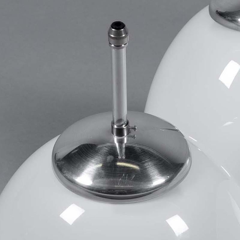 Lampade a sospensione in vetro opalino di grandi dimensioni degli anni '50 - Cecoslovacchia In condizioni buone in vendita a Leicester, Leicestershire