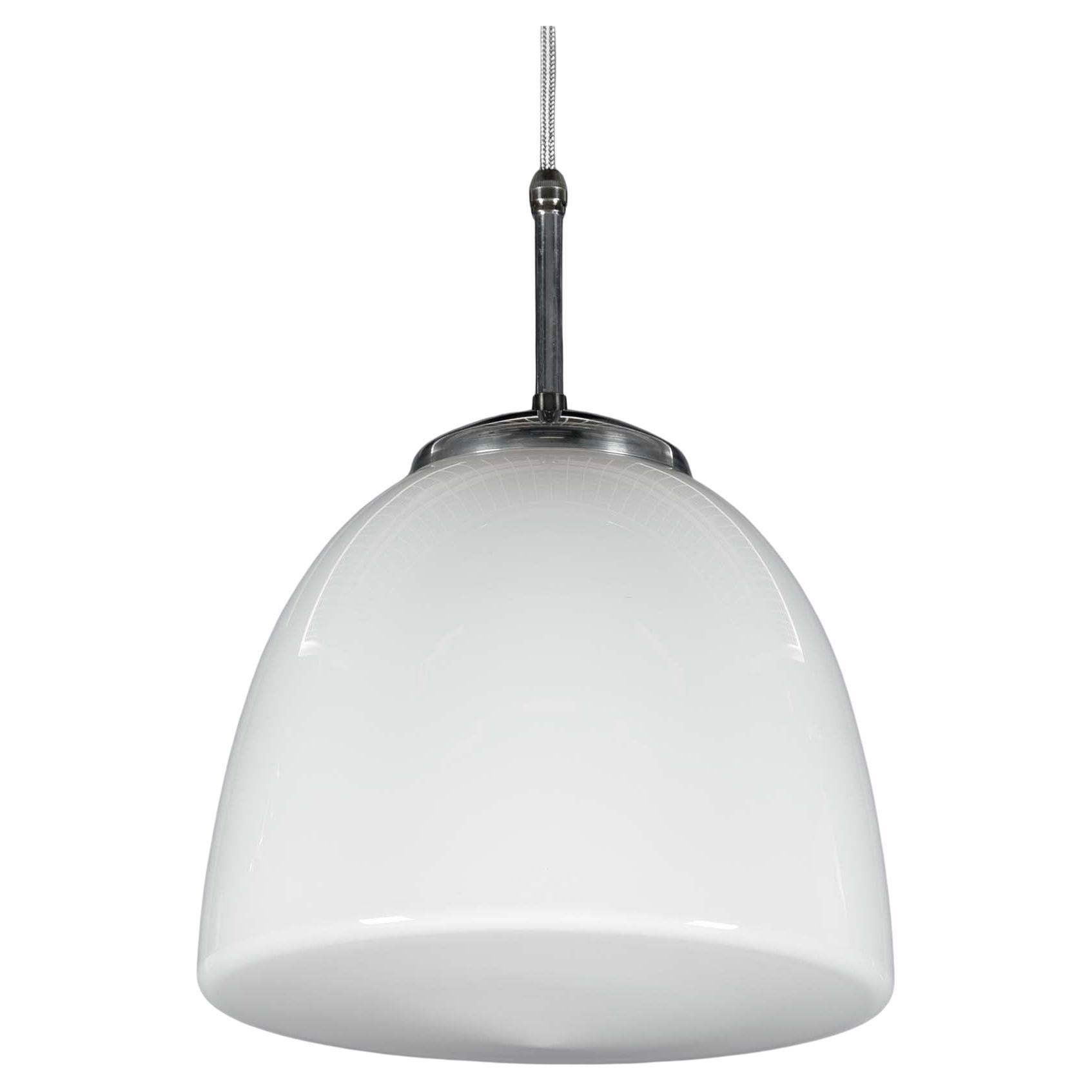 Lampade a sospensione in vetro opalino di grandi dimensioni degli anni '50 - Cecoslovacchia