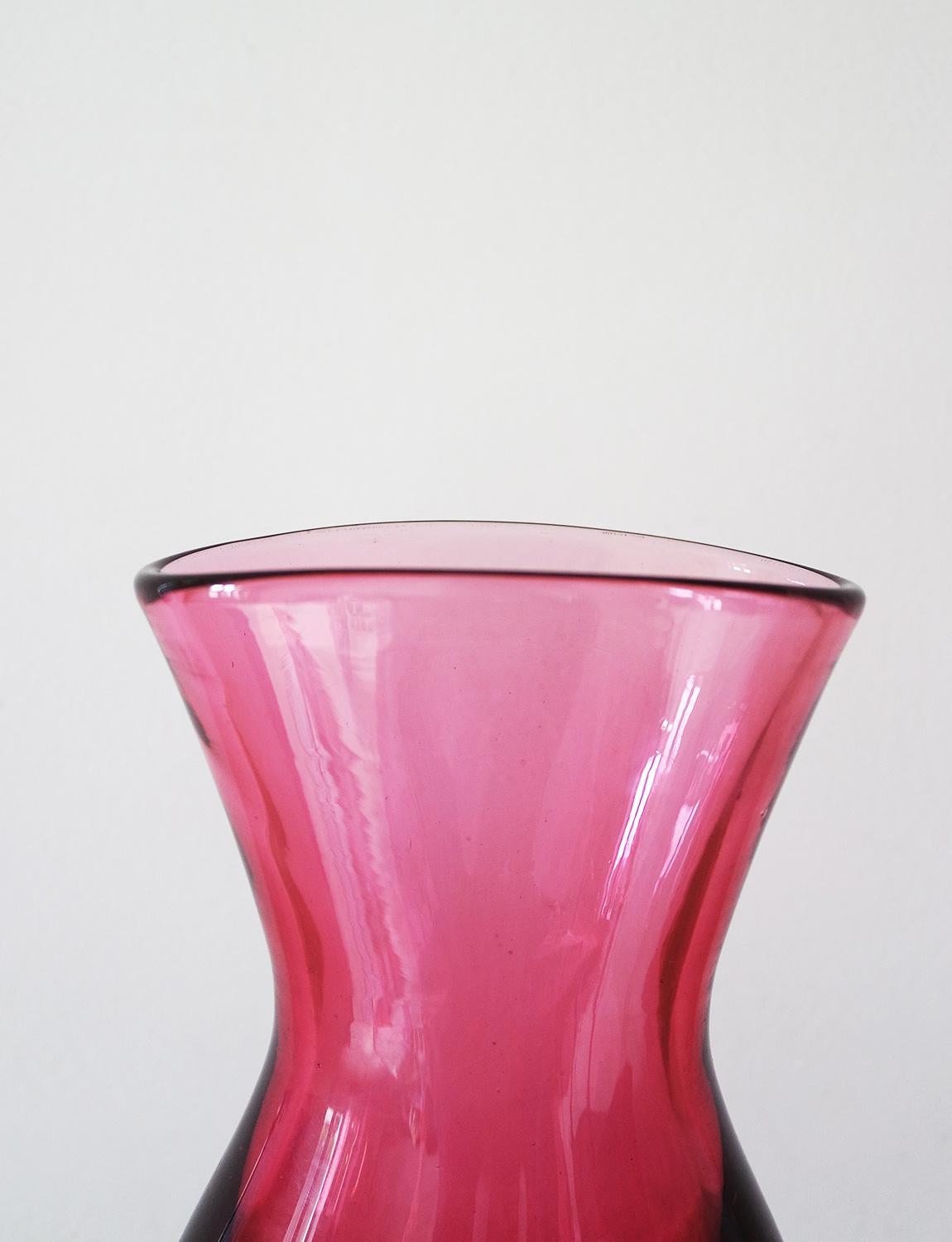 1950s Large Pink Italian Hand-Blown Murano Glass Sommerso Vase 1