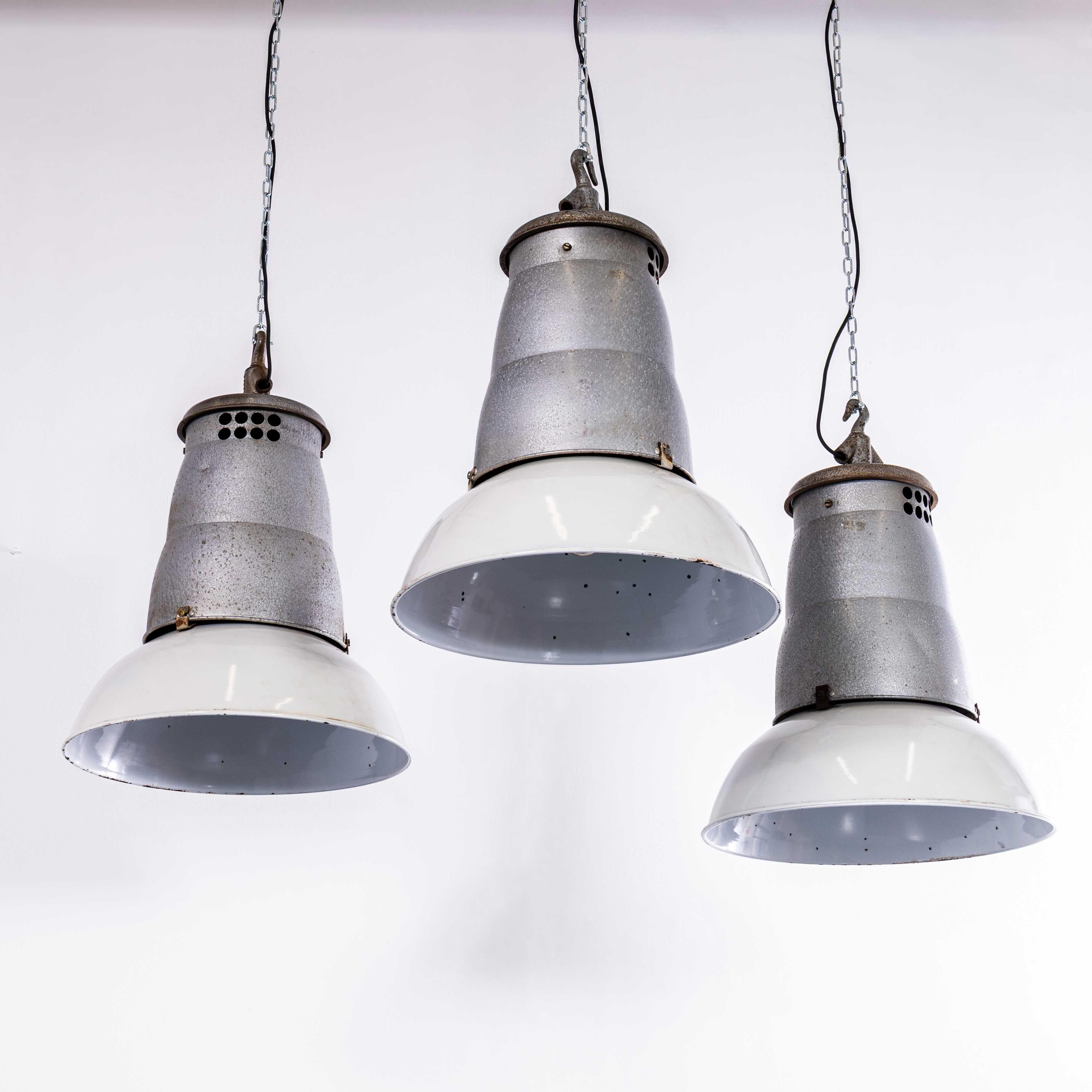 1950's Large Scale French Industrial Pendelleuchten - Kleinserie verfügbar