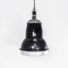 1950's Large Scale Industrial Schwarz Emaille Pendelleuchten