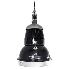 Lampade a sospensione industriali a smalto nero di grandi dimensioni degli anni '50