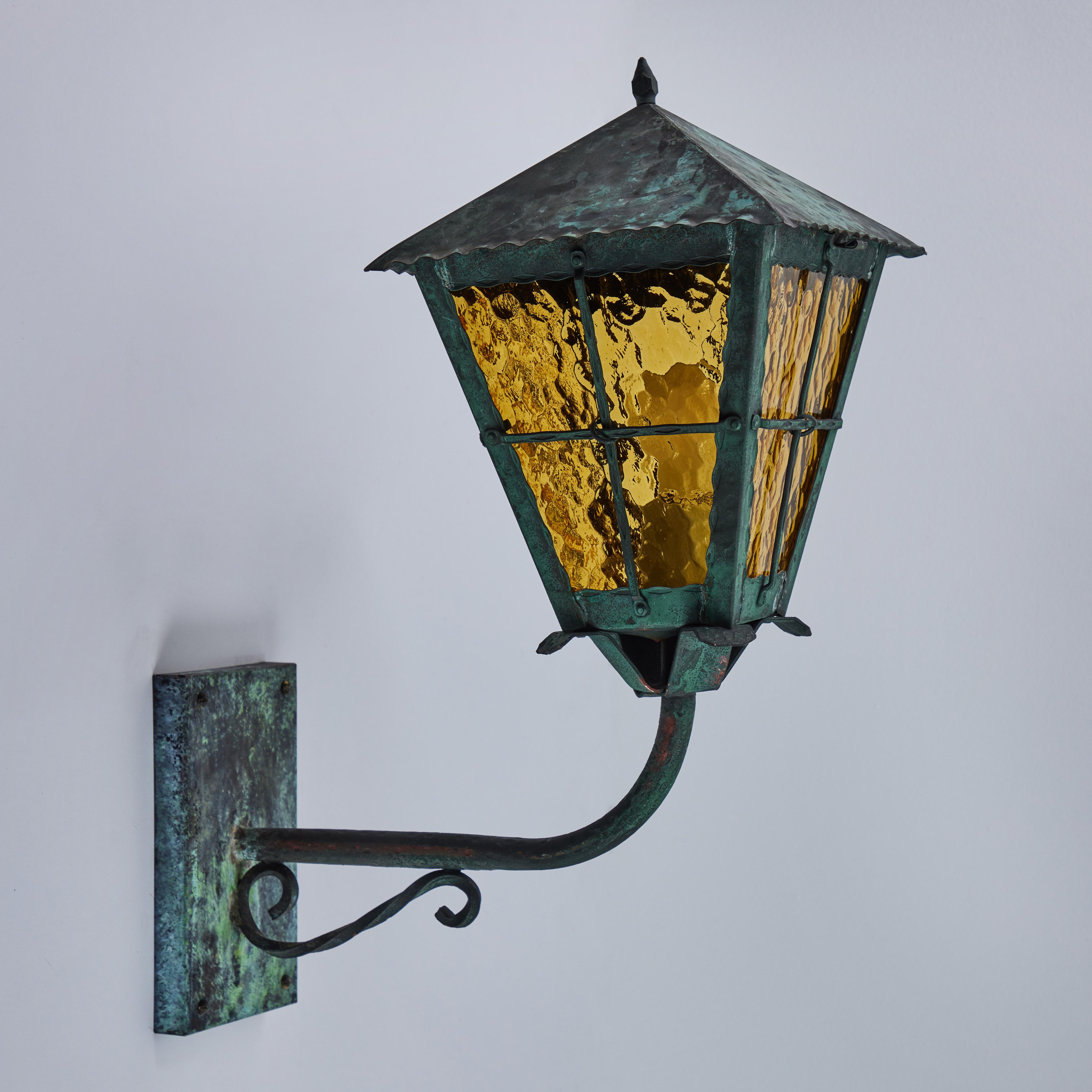 1950s Large Scandinavian Outdoor Wall Light in Patinated Copper and Amber Glass For Sale 2