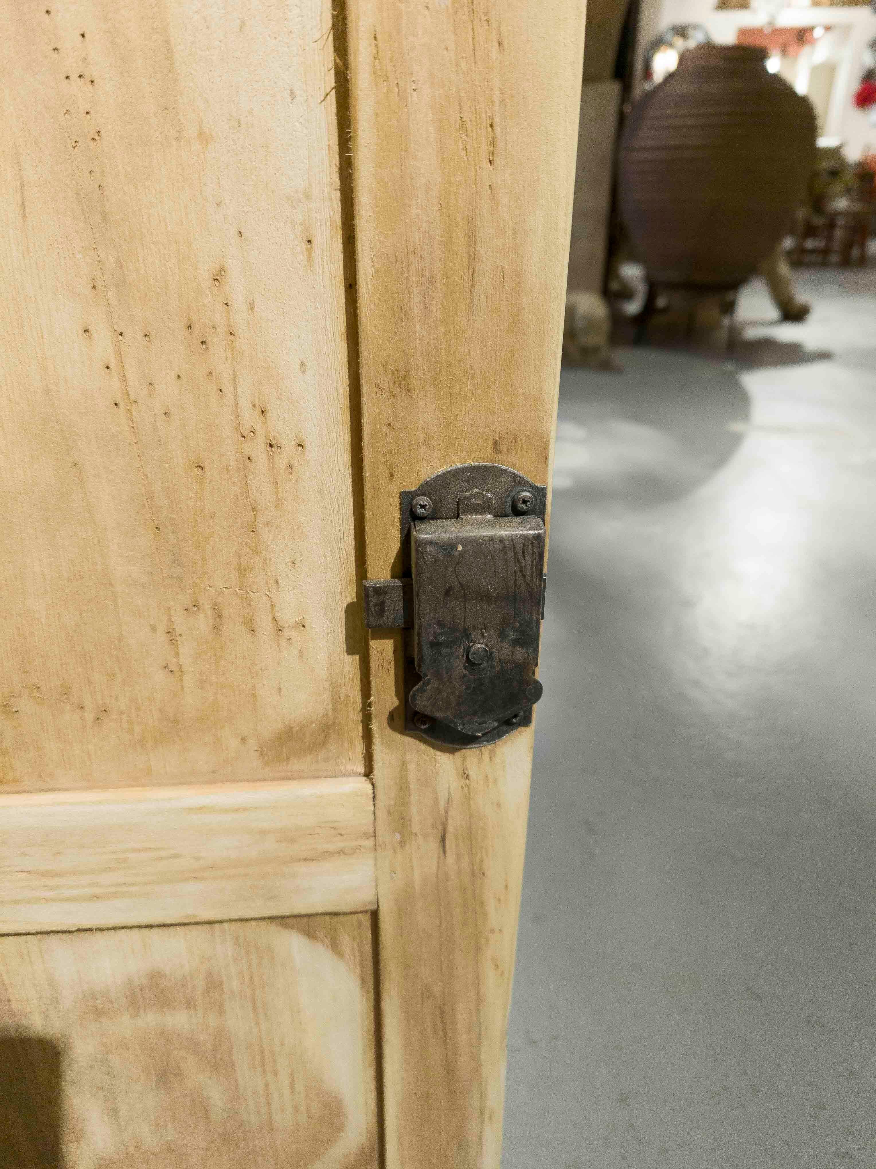 1950s Large Sideboard in Natural Wood with a Distressed Finish and Drawers in vendita 1