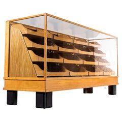 1950's LargeEnglish Oak Haberdashery Glazed Cabinet - Sechzehn Schubladen