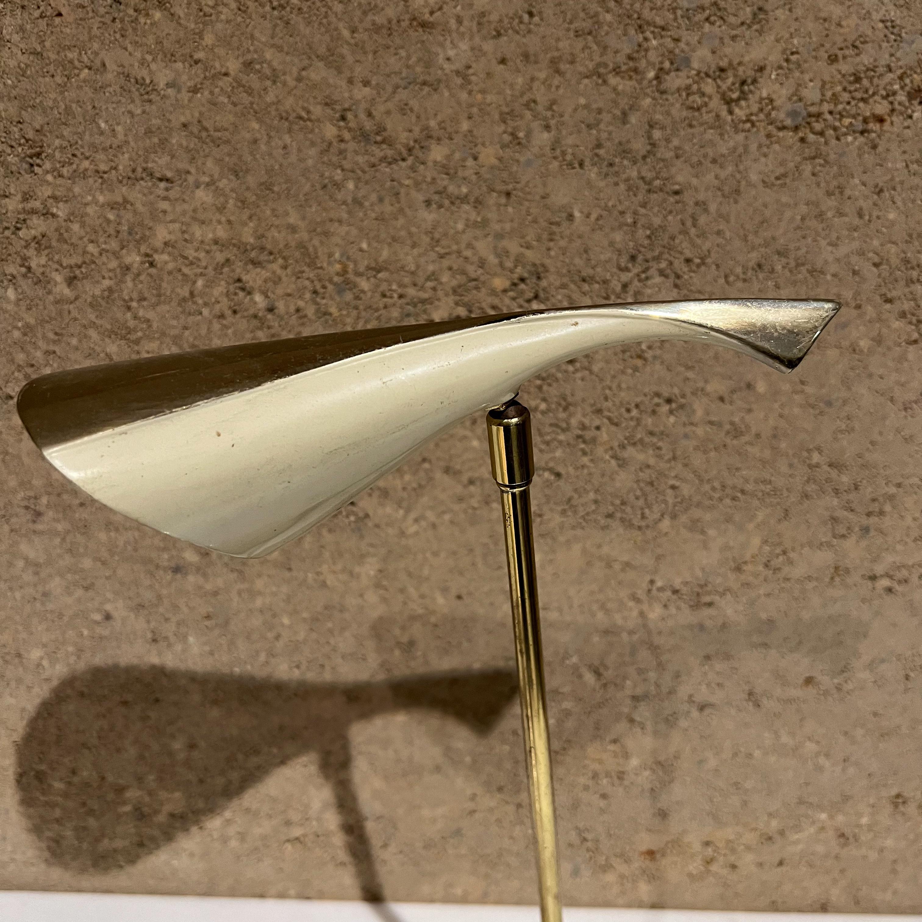 1950s Laurel Lamp Sculptural Desk Task Light Modern Brass Flair en vente 5