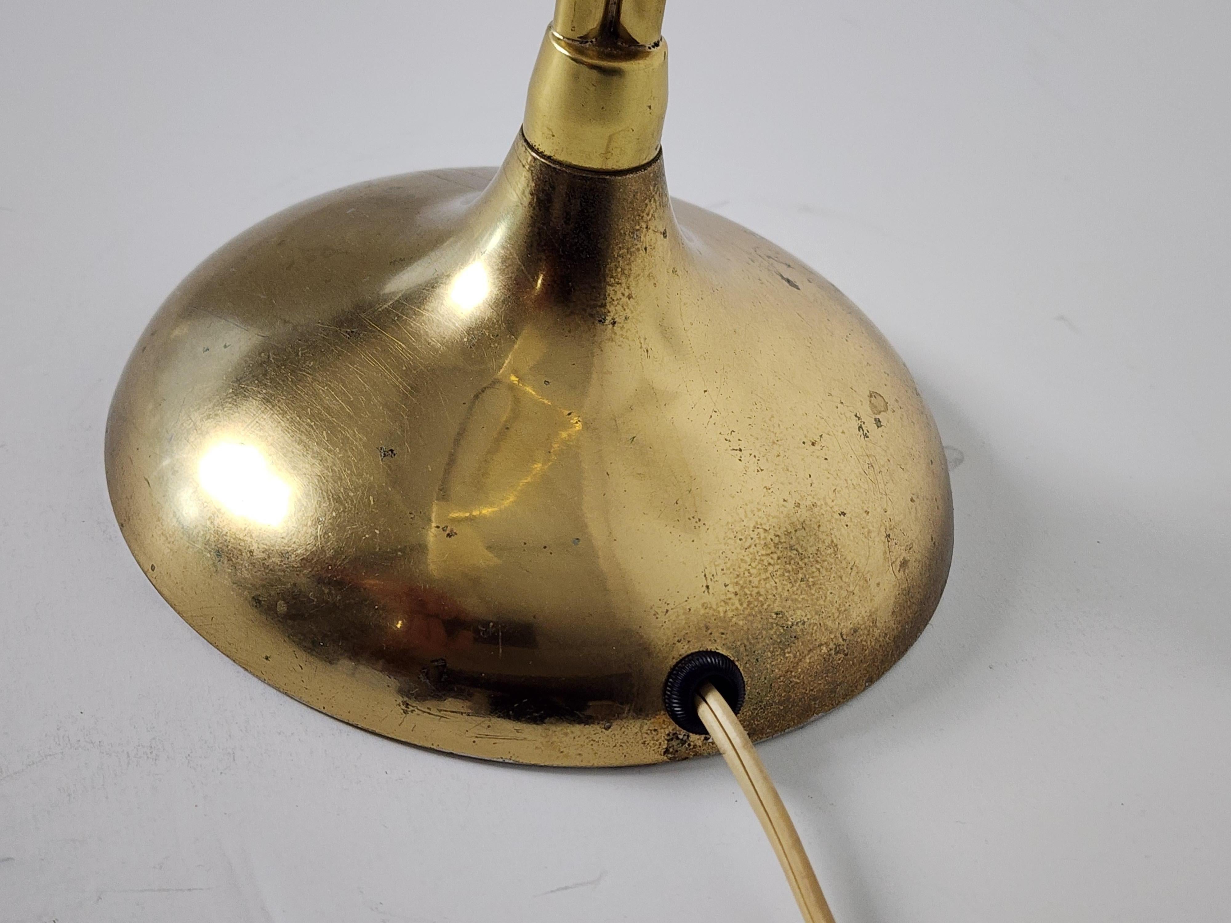 1950s Laurel  Twin Shade Brass Table Lamp , USA  For Sale 6