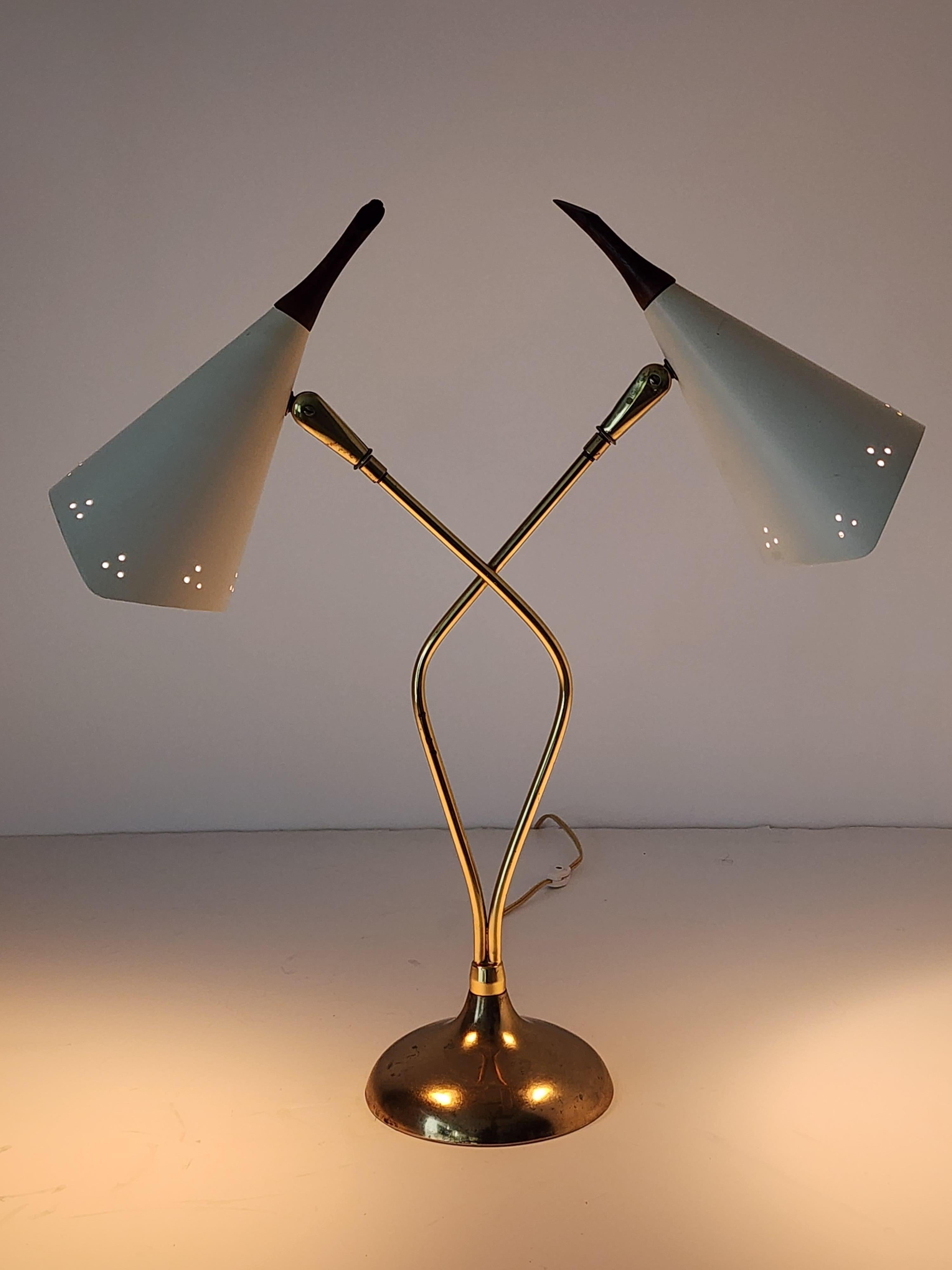 Mid-Century Modern 1950s Laurel  Lampe de table à double abat-jour en laiton , USA  en vente