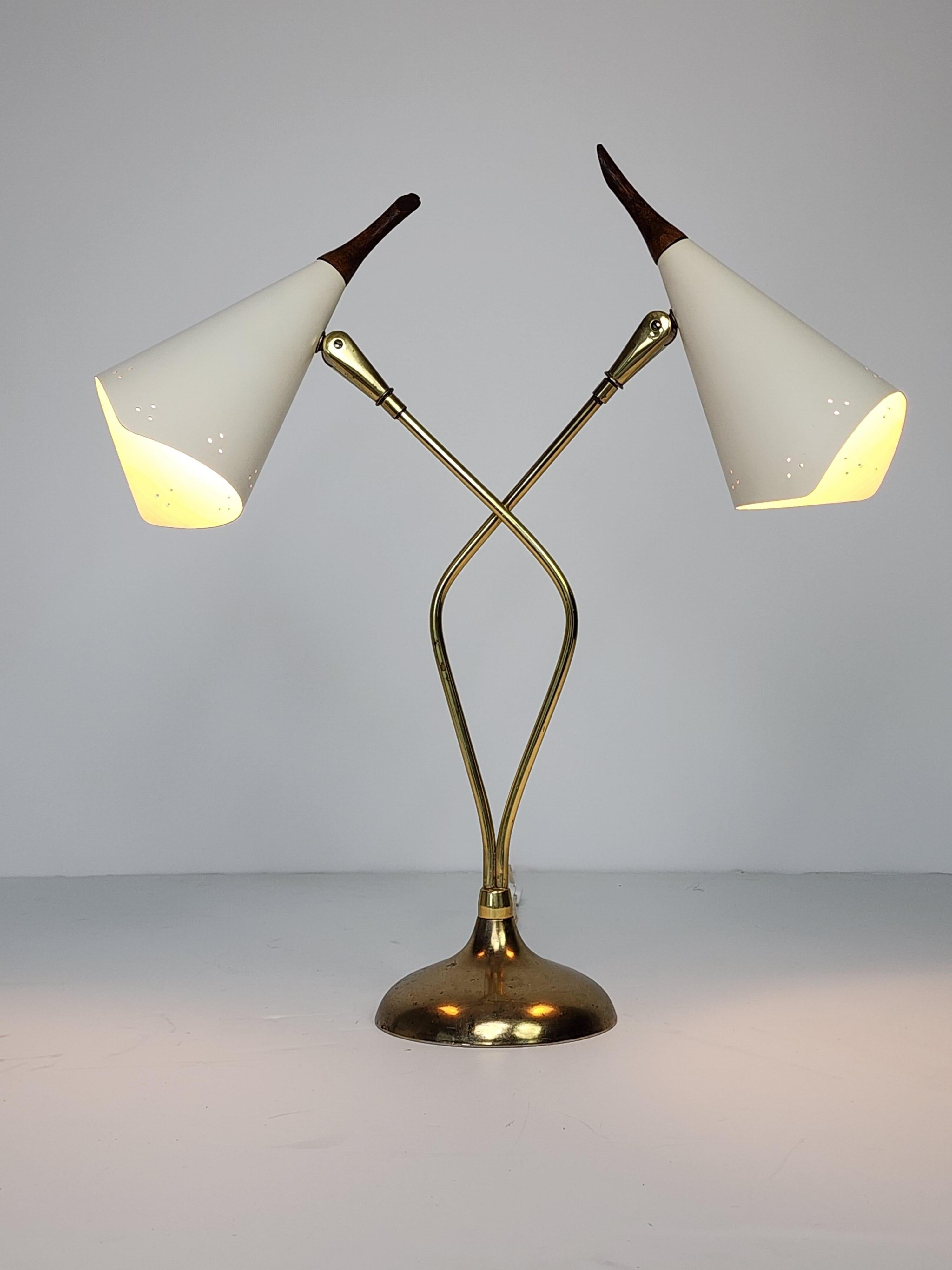 American 1950s Laurel  Twin Shade Brass Table Lamp , USA  For Sale