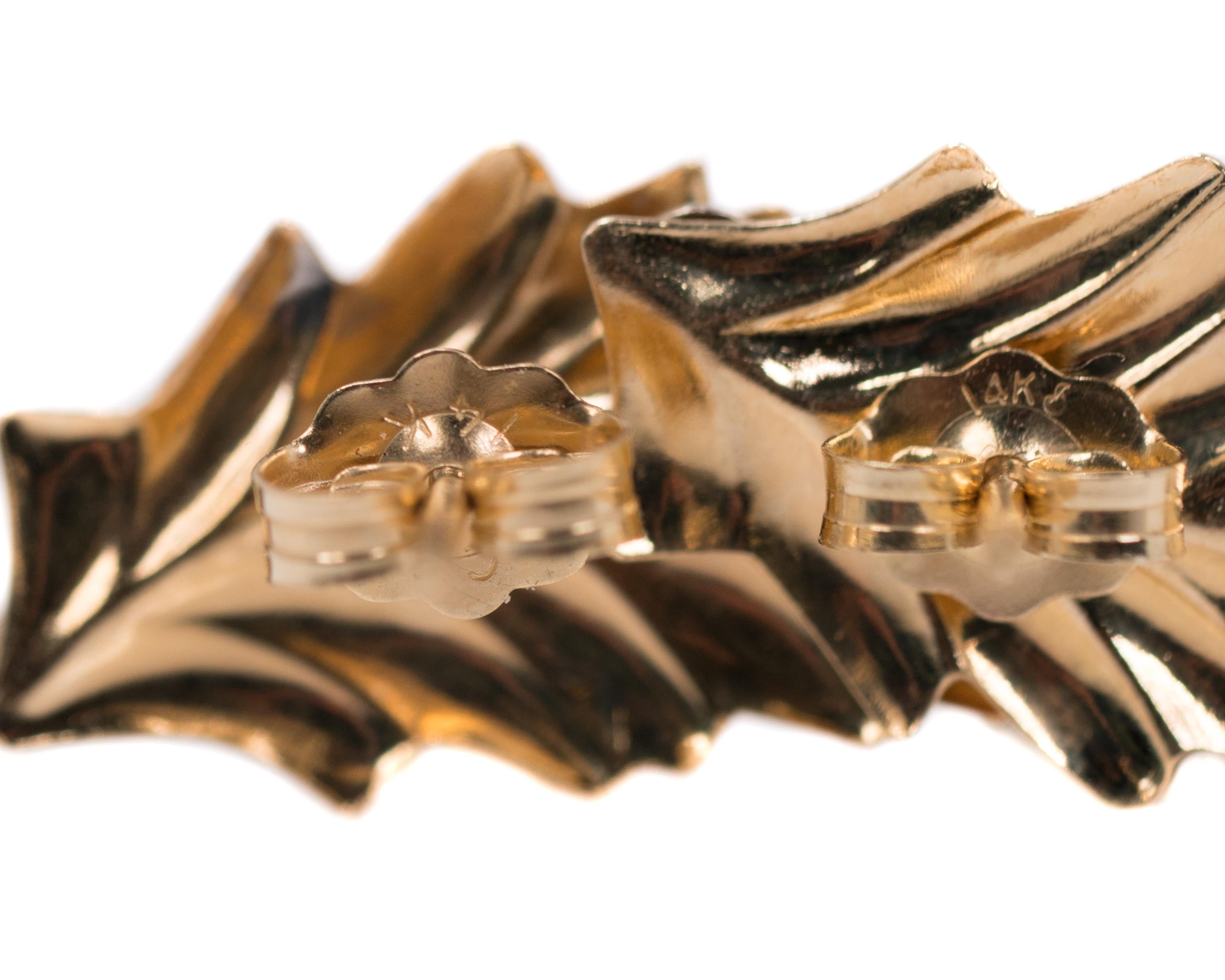 1950s Leaf Diamond Stud Earrings in 14 Karat Yellow Gold In Good Condition In Atlanta, GA