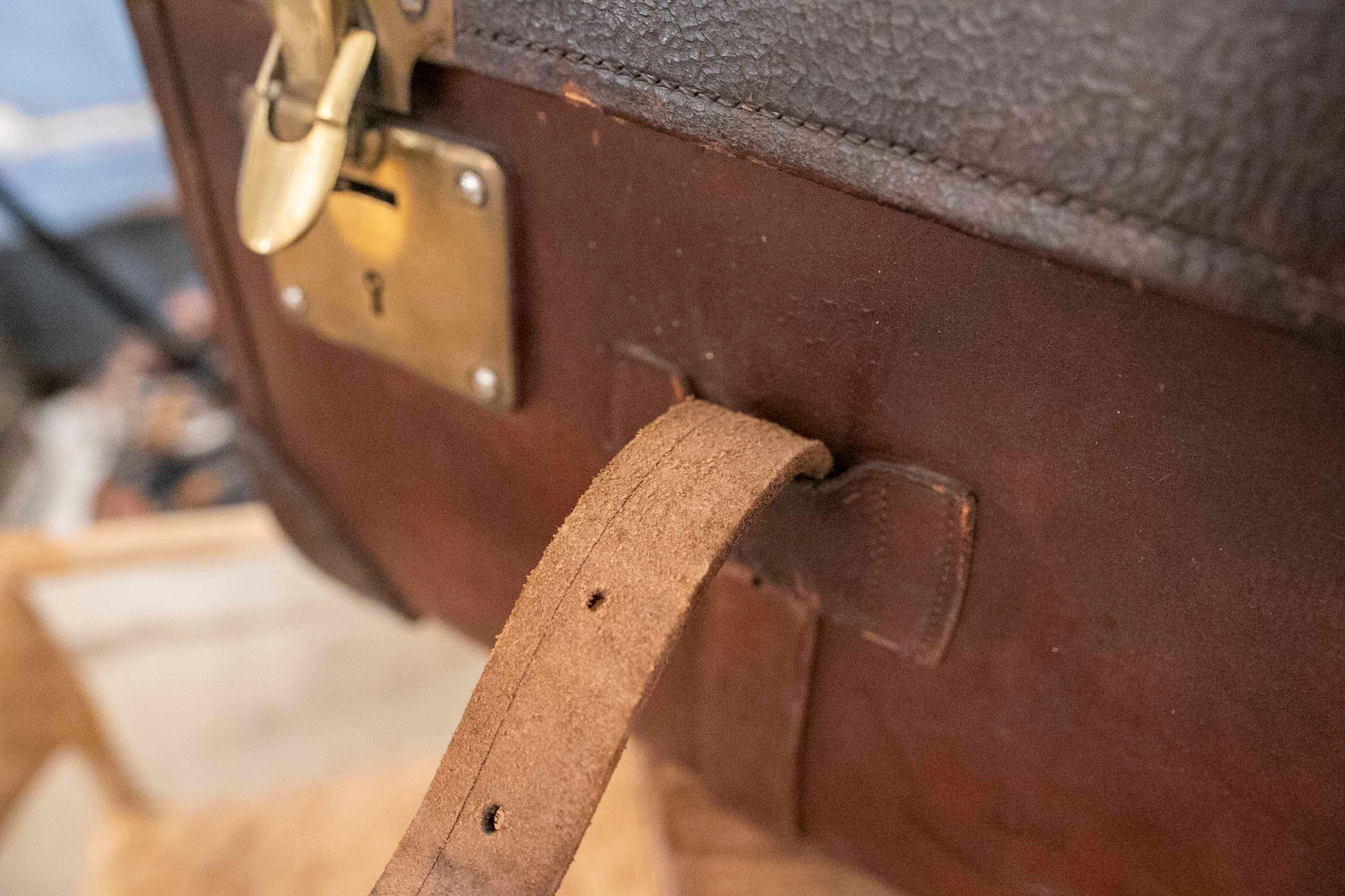1950s Leather and Wooden Travel Suitcase For Sale 4
