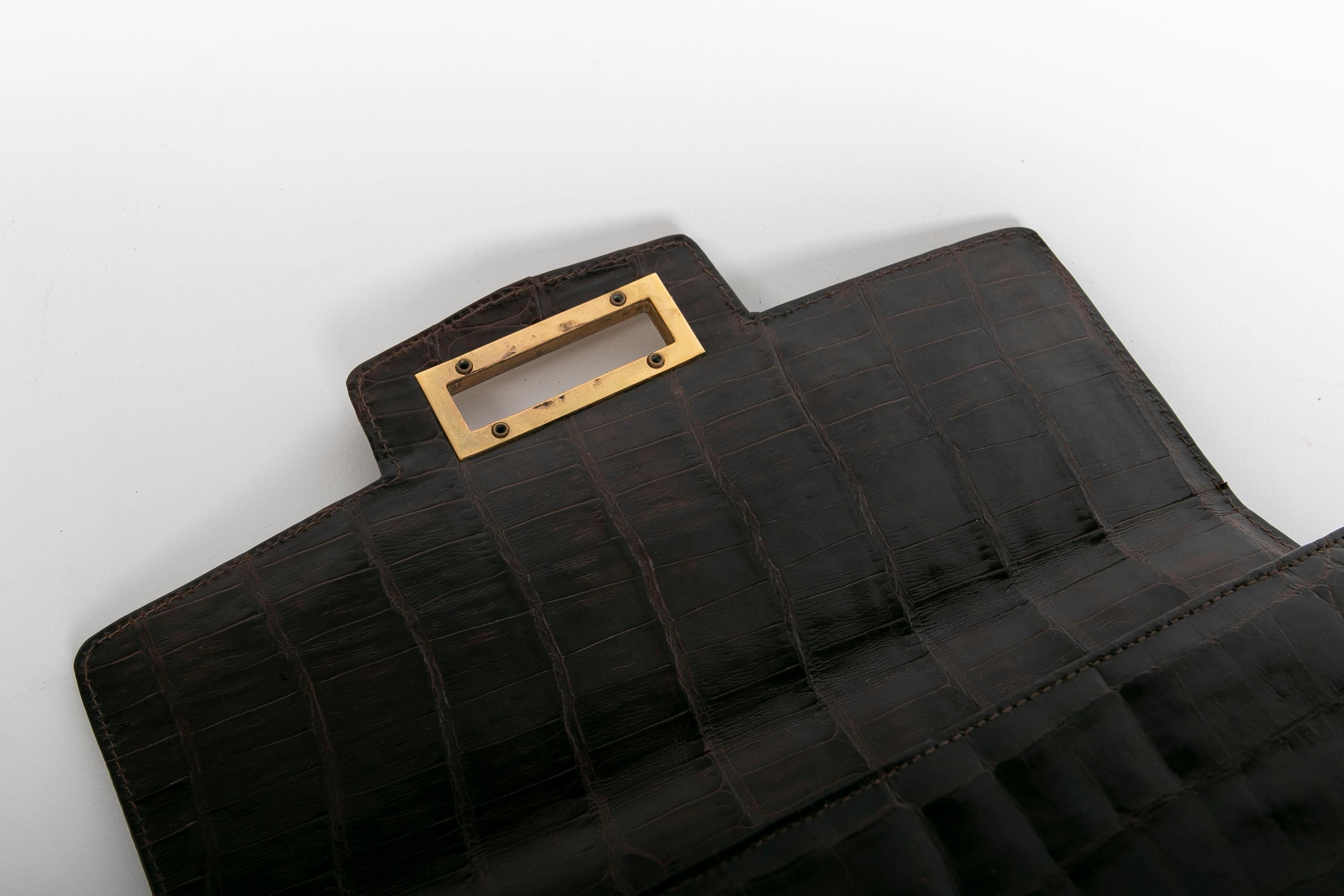 1950s Leather Bag with Decorations and Golden Metal Clasp For Sale 10