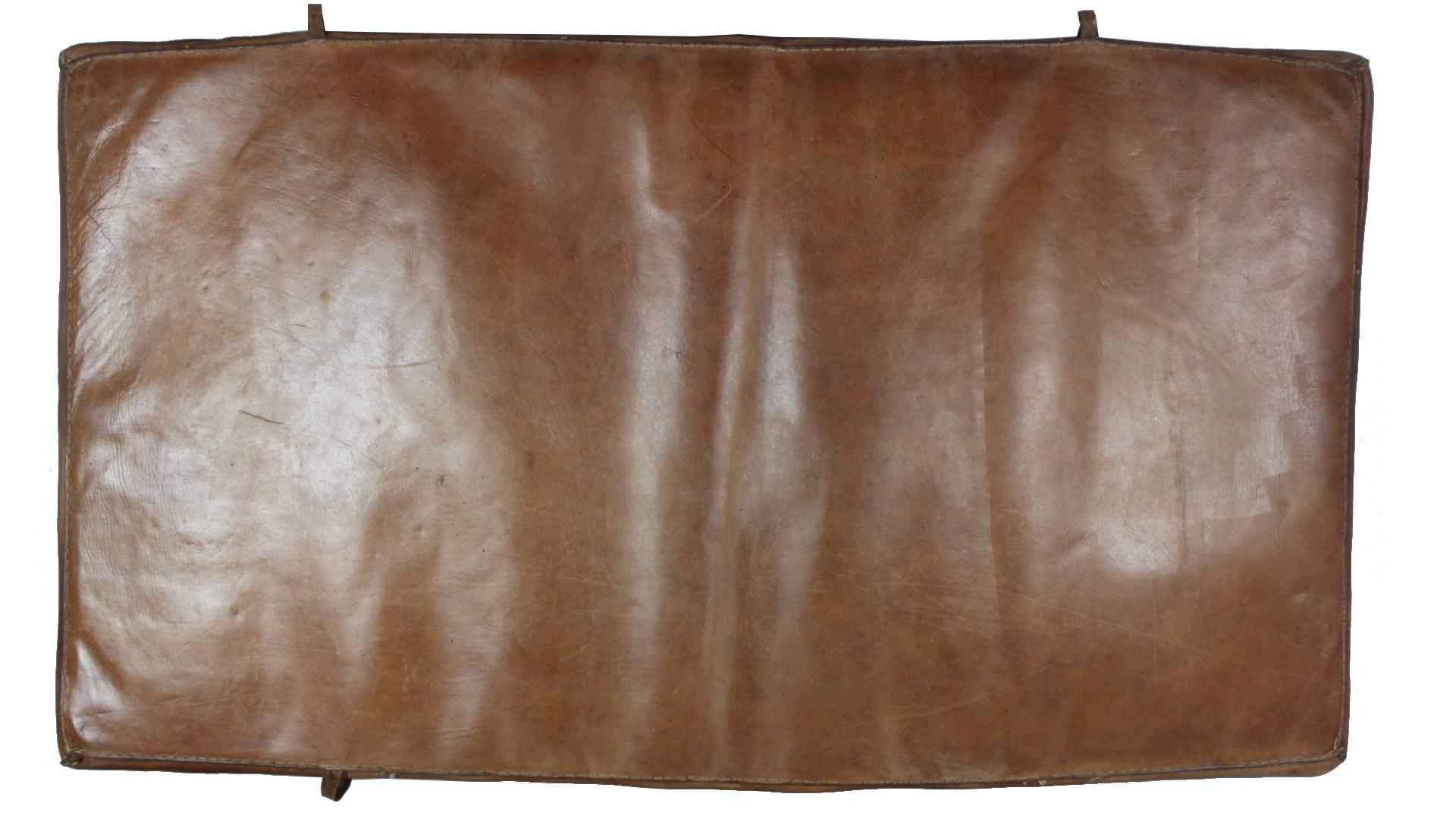 Leather gym mat from the 1950s. It is made from very thin leather. Original condition.