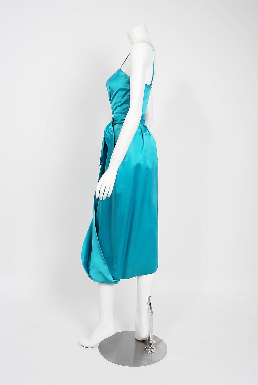 Vintage 1950's Lee Claire Aqua-Blue Silk Ruched Asymmetric Draped Cocktail Dress (Blau) im Angebot