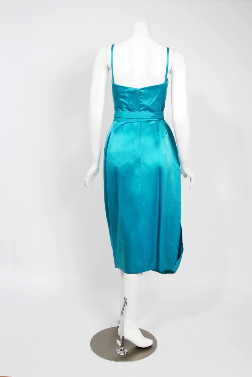 Vintage 1950's Lee Claire Aqua-Blue Silk Ruched Asymmetric Draped Cocktail Dress im Zustand „Gut“ im Angebot in Beverly Hills, CA