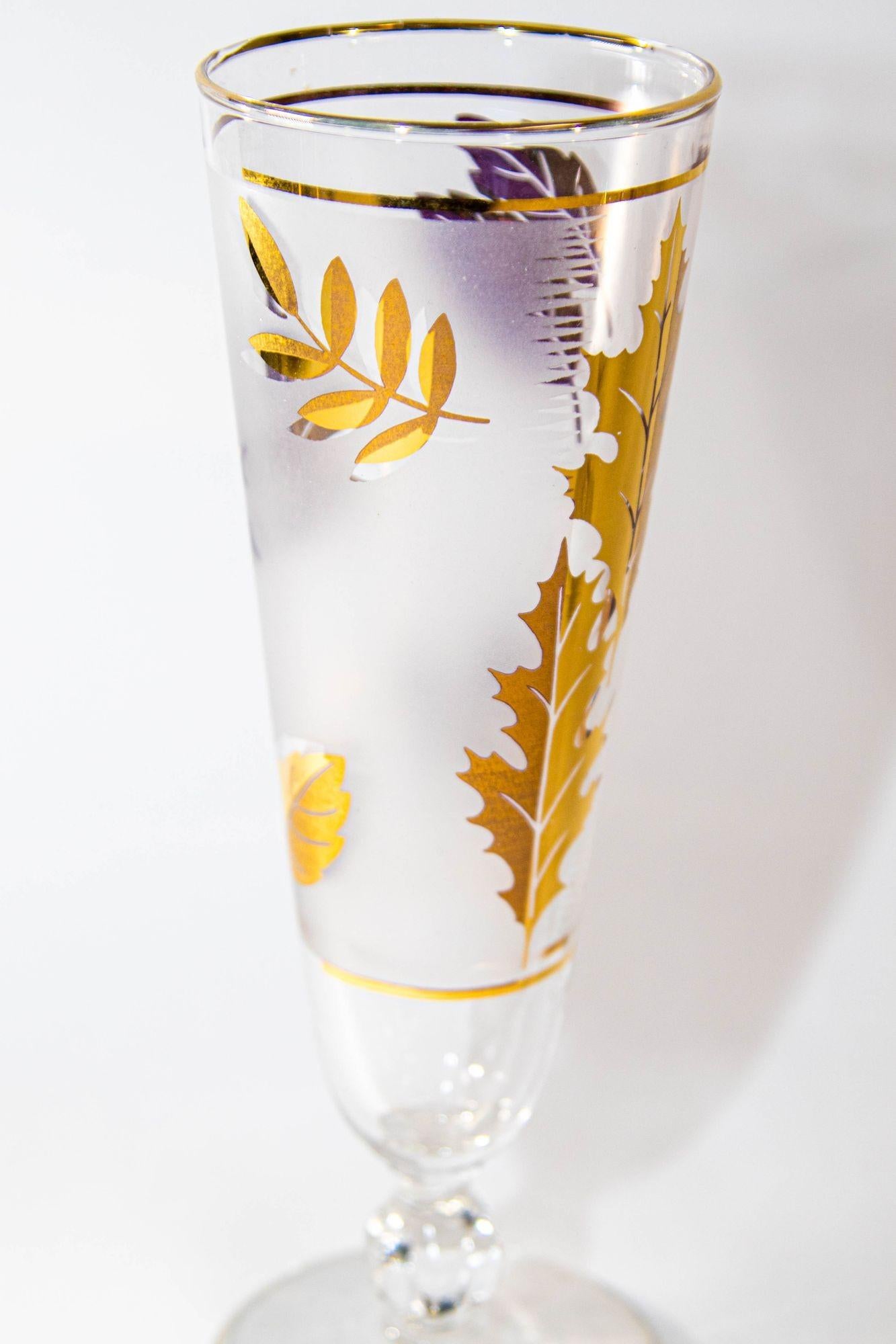 1950s Libbey Golden Foliage Pilsner Glass set of 6 Frosted with Gold Leaf For Sale 2