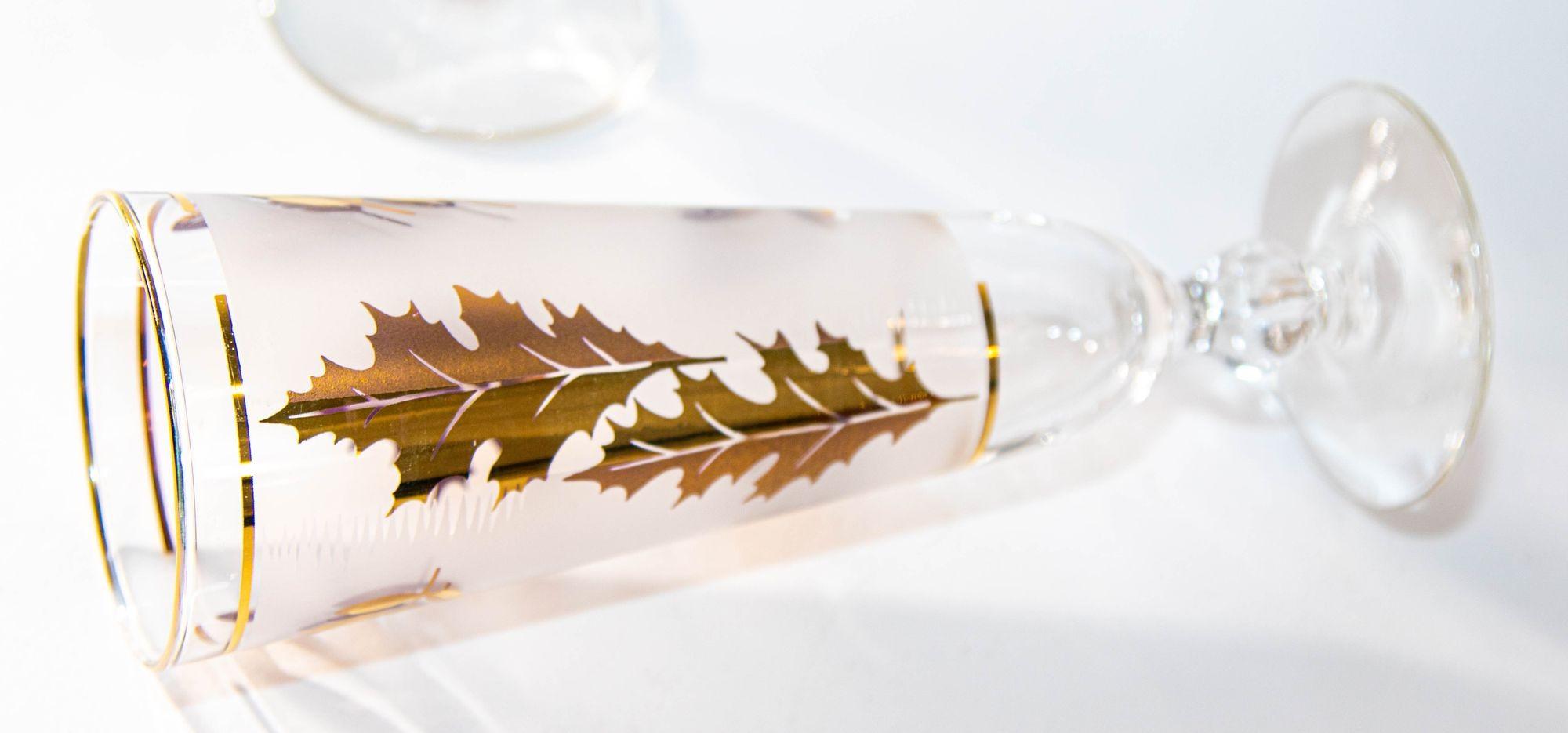 20th Century 1950s Libbey Golden Foliage Pilsner Glass set of 6 Frosted with Gold Leaf For Sale