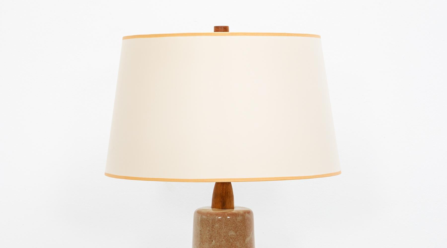Mid-Century Modern 1950s Light Brown Ceramic Pair of Table Lamp by Jane & Gordon Martz