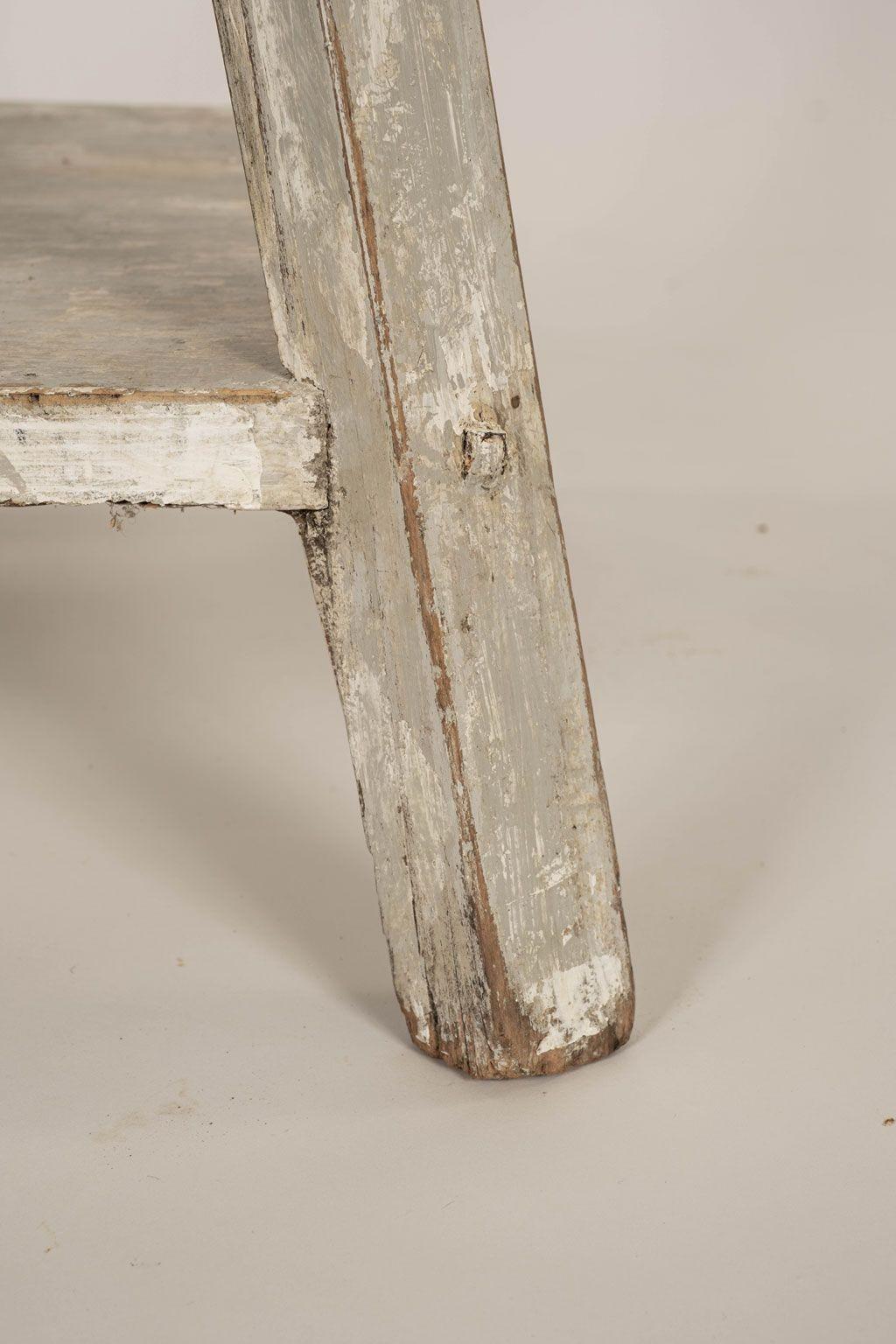 Socle de sculpteur français des années 1950, peint en gris clair en vente 3