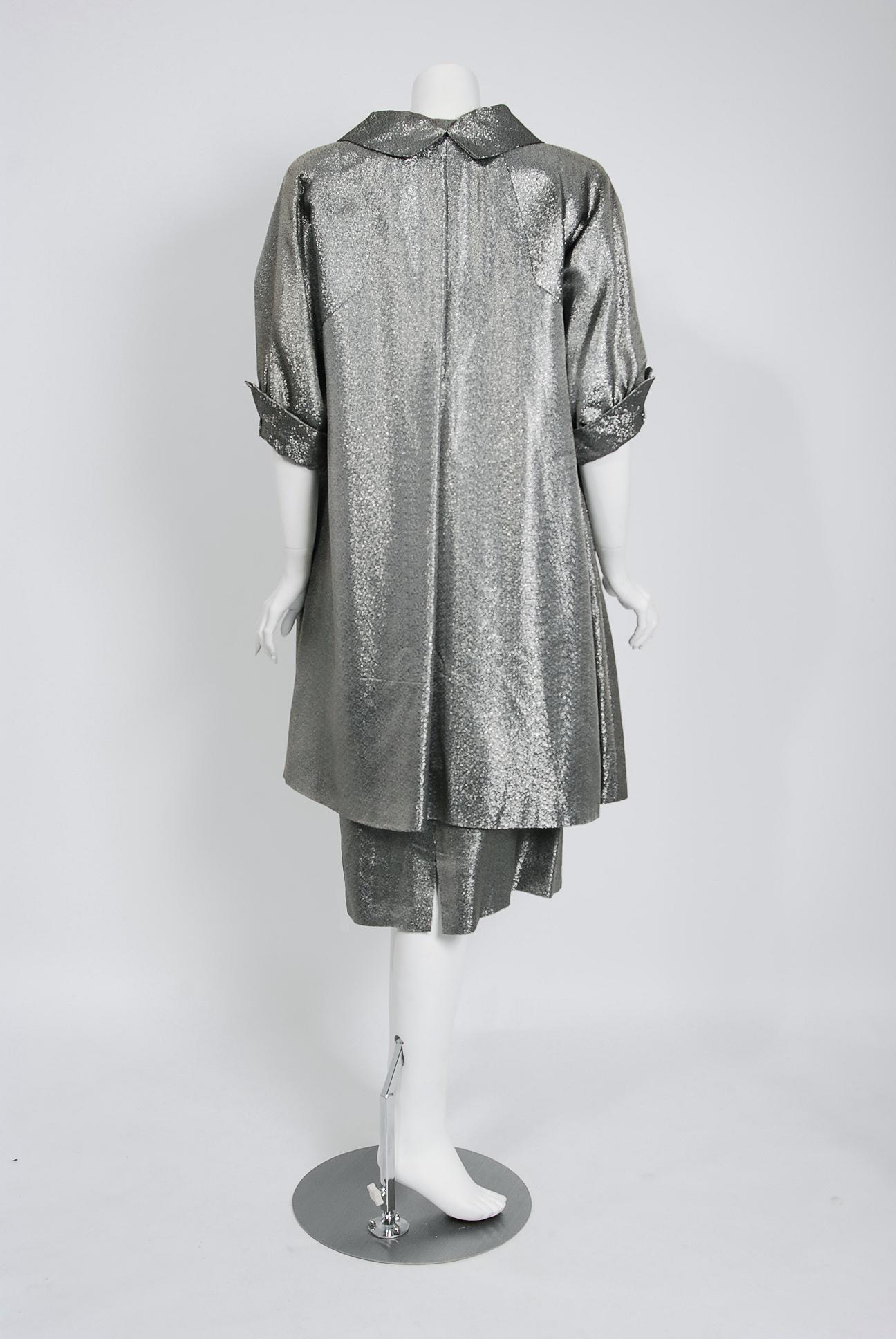 1950er Jahre Lilli Diamond Silber Lamé Perlen trägerloses Kleid und Swing Jacke im Angebot 6
