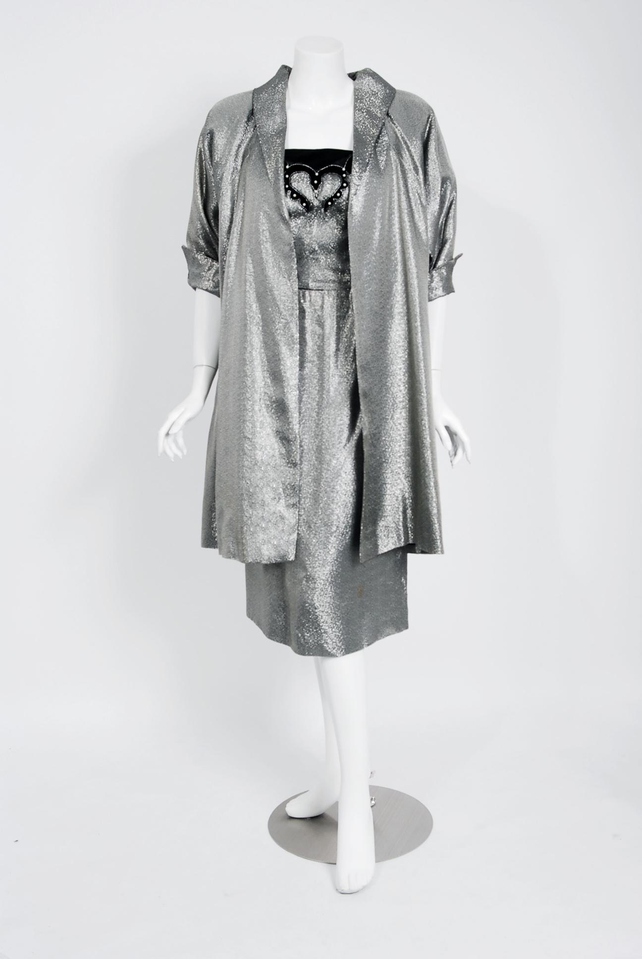 1950er Jahre Lilli Diamond Silber Lamé Perlen trägerloses Kleid und Swing Jacke im Angebot 2