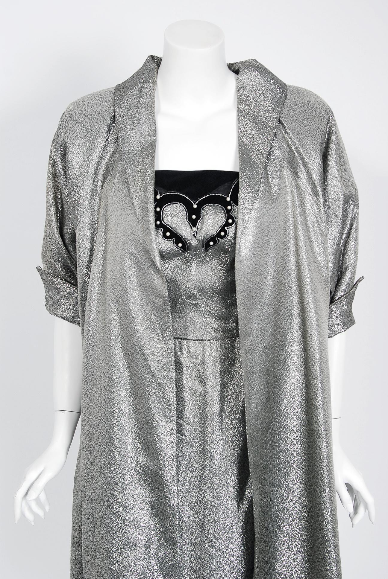 1950er Jahre Lilli Diamond Silber Lamé Perlen trägerloses Kleid und Swing Jacke im Angebot 3