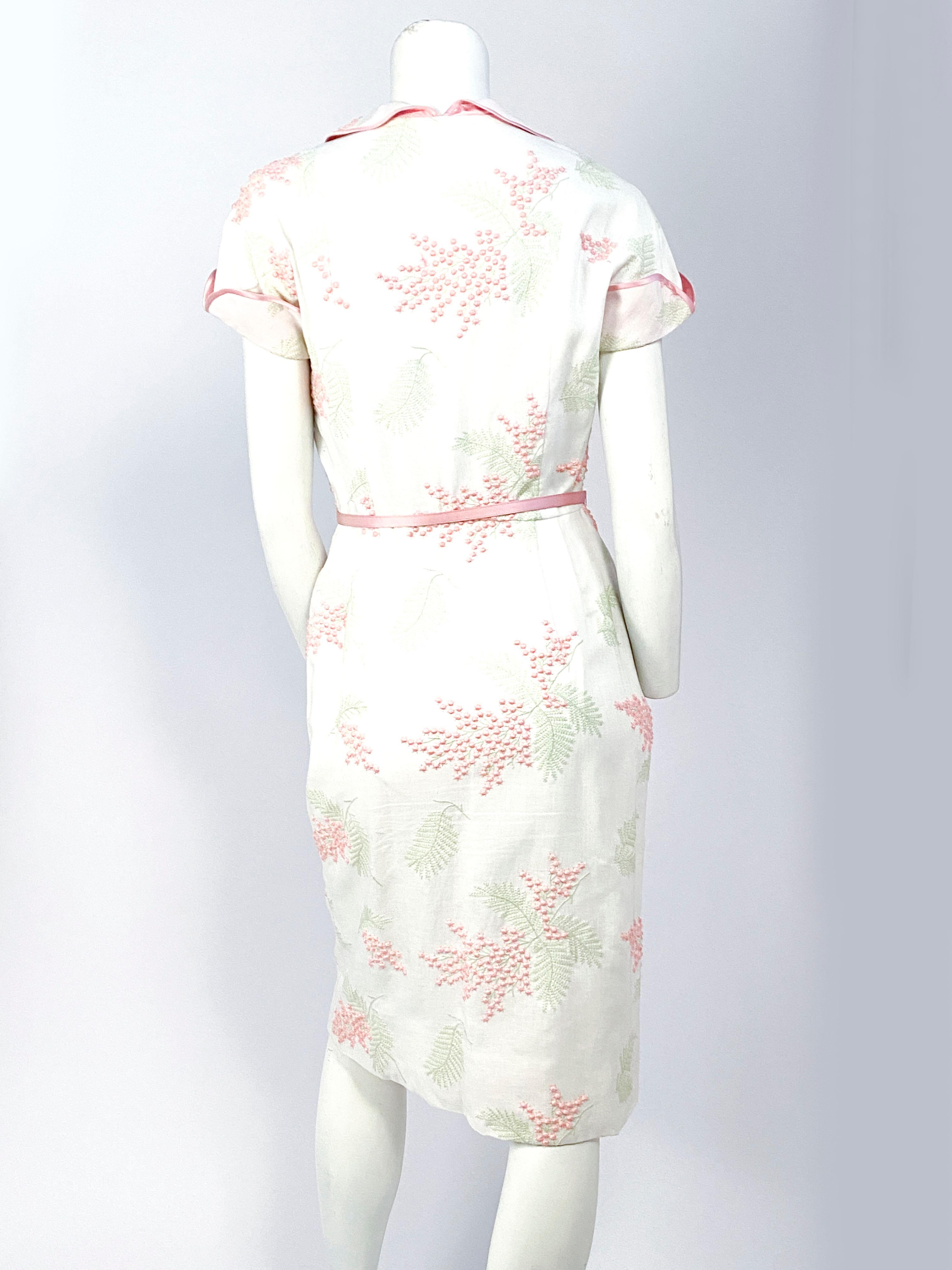 1950s Linen Floral Embroidered Dress In Good Condition In San Francisco, CA