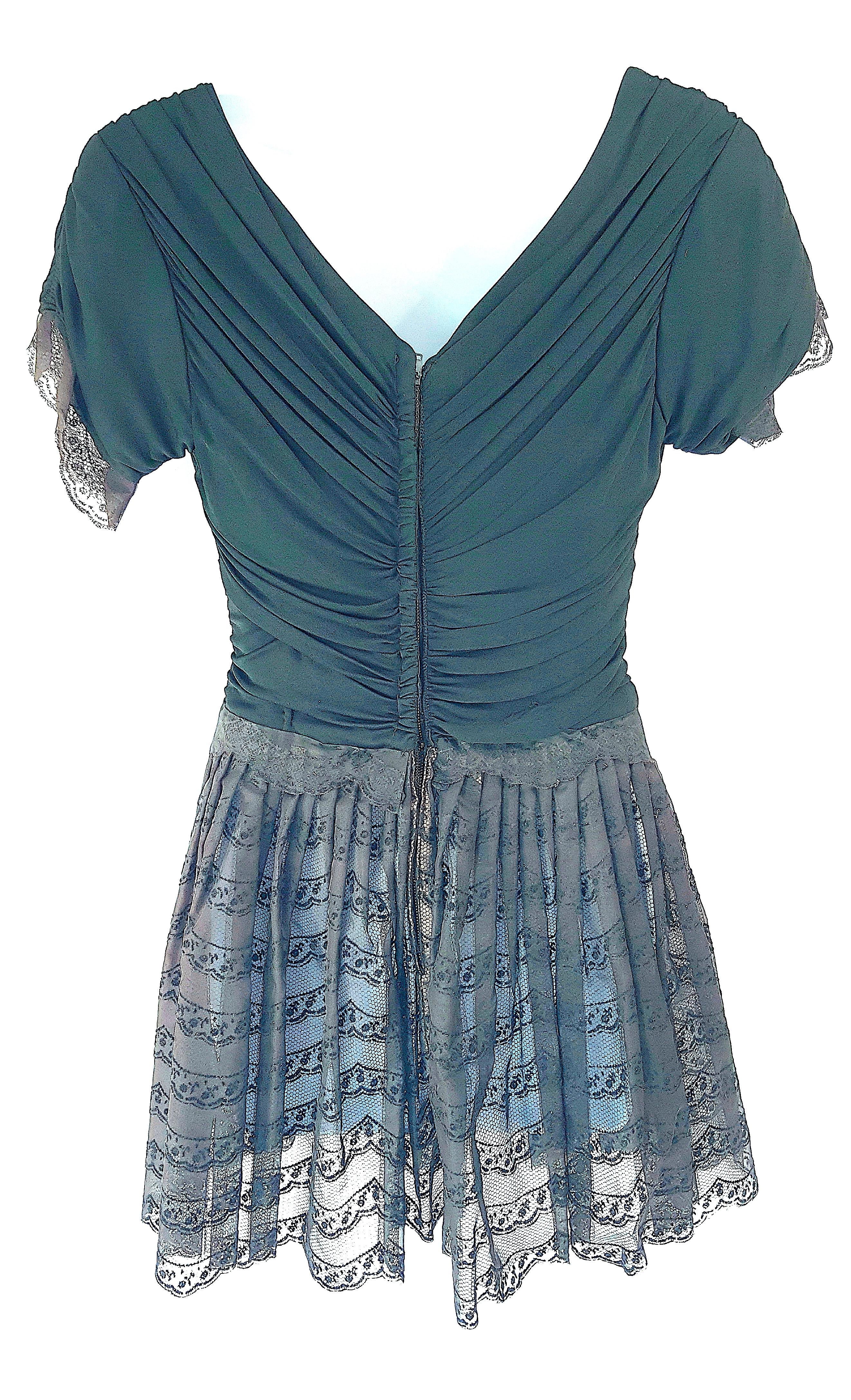 Lingerie des années 1950Mini-robe en crêpe froncéSoie et semi-transparentOrganzaNetJupette  en vente 2