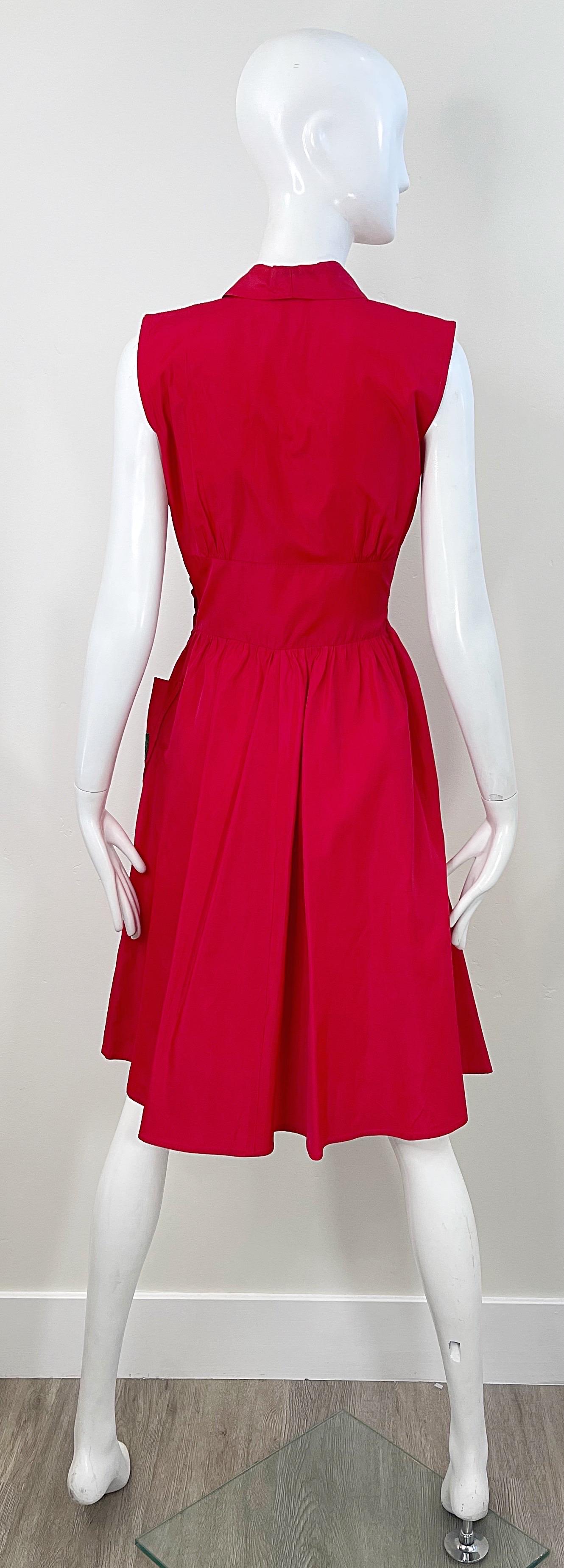1950s Lipstick Red Silk Taffeta Rose Pocket Appliqué Fit n’ Flare 50s Dress For Sale 5