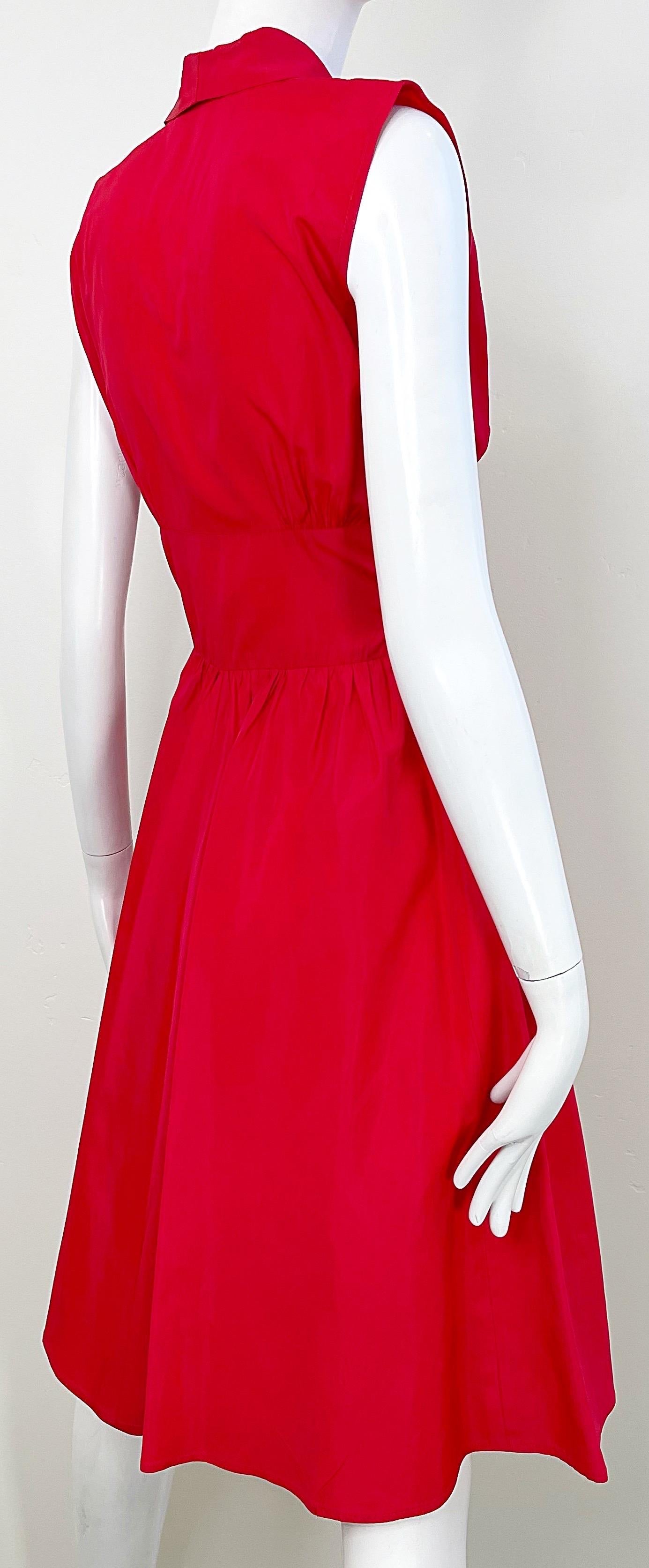 1950s Lipstick Red Silk Taffeta Rose Pocket Appliqué Fit n’ Flare 50s Dress For Sale 2
