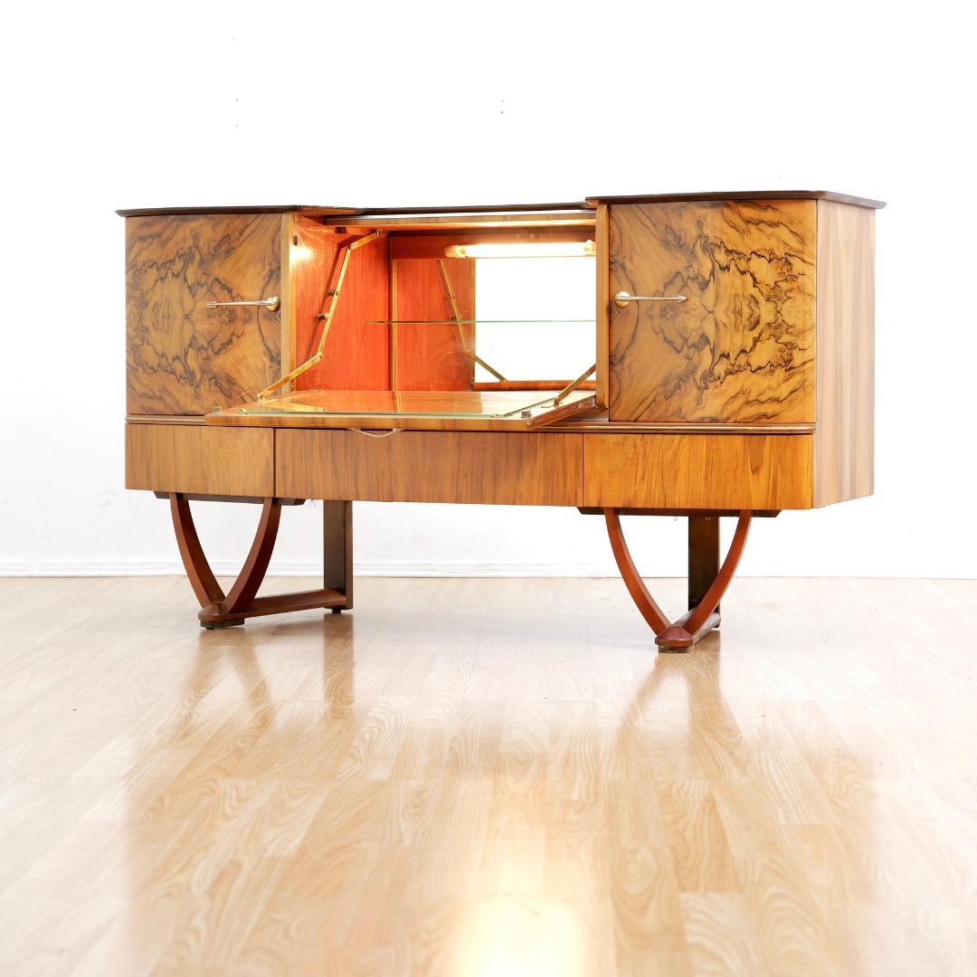 Gabinete para licores Credenza de los años 50 por Beautility of London mediados del siglo XX en venta