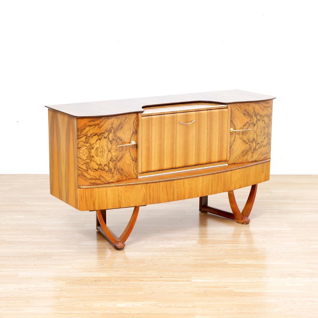 Gabinete para licores Credenza de los años 50 por Beautility of London en venta 1