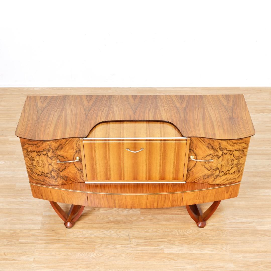 Gabinete para licores Credenza de los años 50 por Beautility of London en venta 3