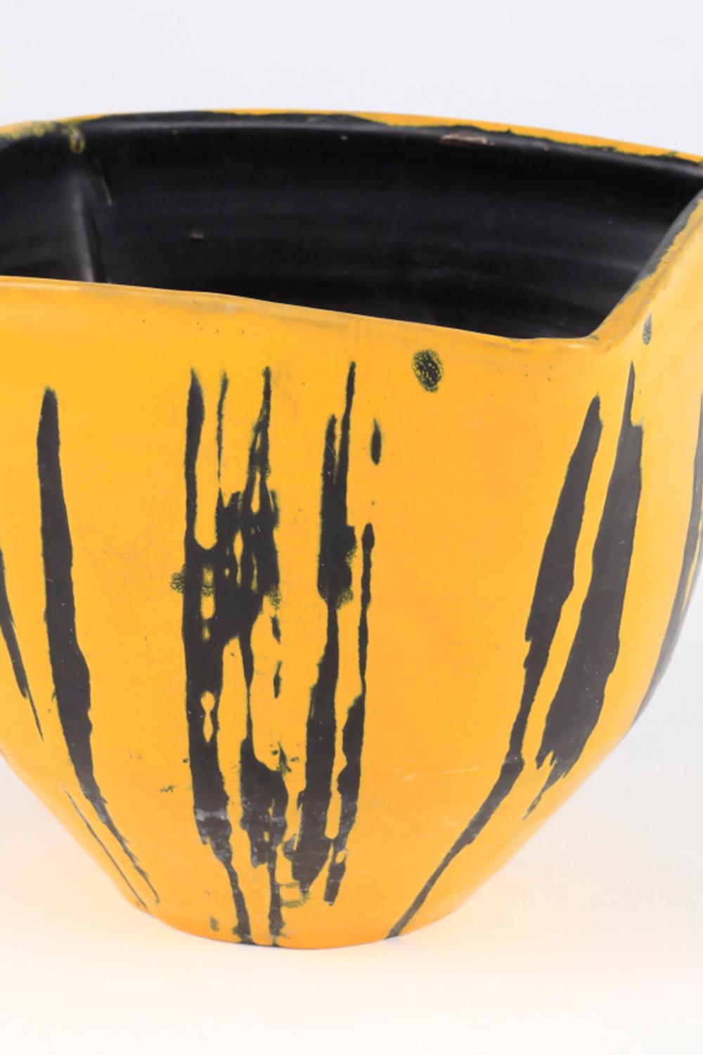 1950's Livia Gorka Ceramic Bowl In Good Condition For Sale In New York, NY