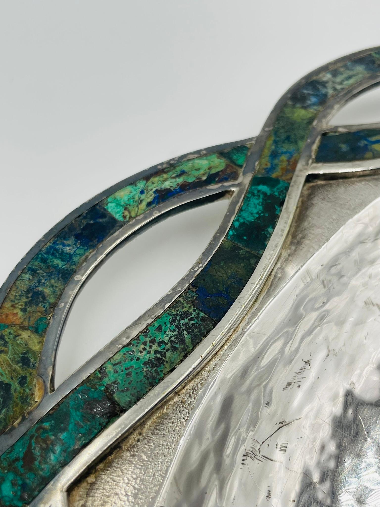Plateau artisanal des années 1950 de Los Castillo avec incrustation de malachite et de lapis, Mexique moderne en vente 3