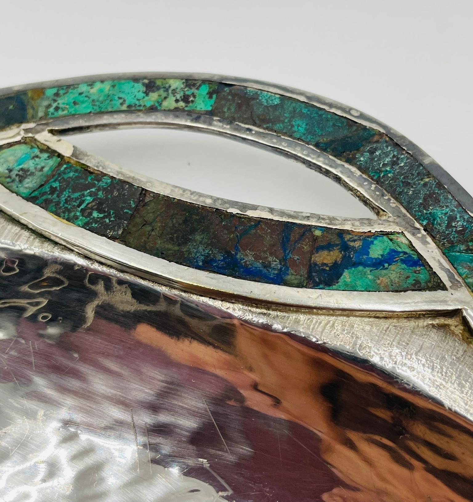 Plateau artisanal des années 1950 de Los Castillo avec incrustation de malachite et de lapis, Mexique moderne en vente 4